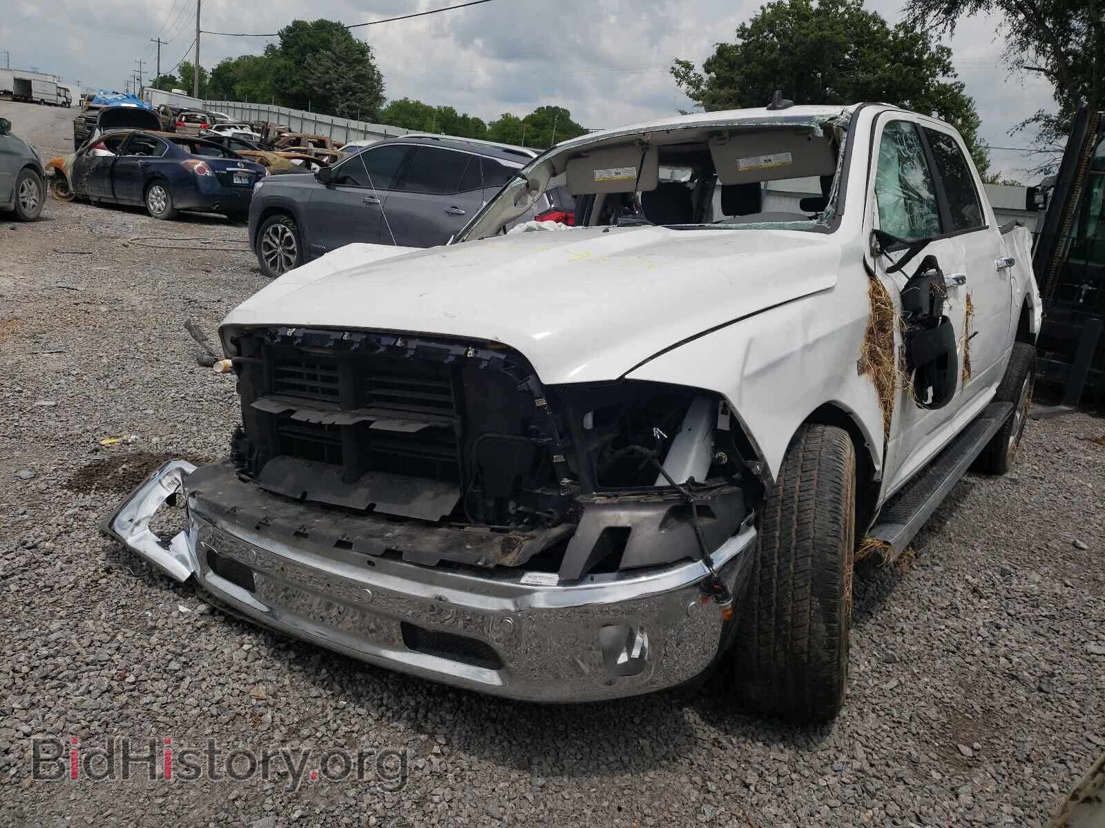 2017 RAM 1500 - VIN: 3C6RR7LT0HG543147 - Photo 2