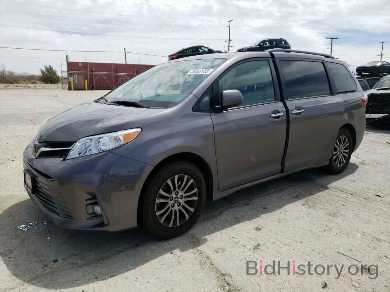 Photo 5TDYZ3DC8JS907219 - TOYOTA SIENNA 2018