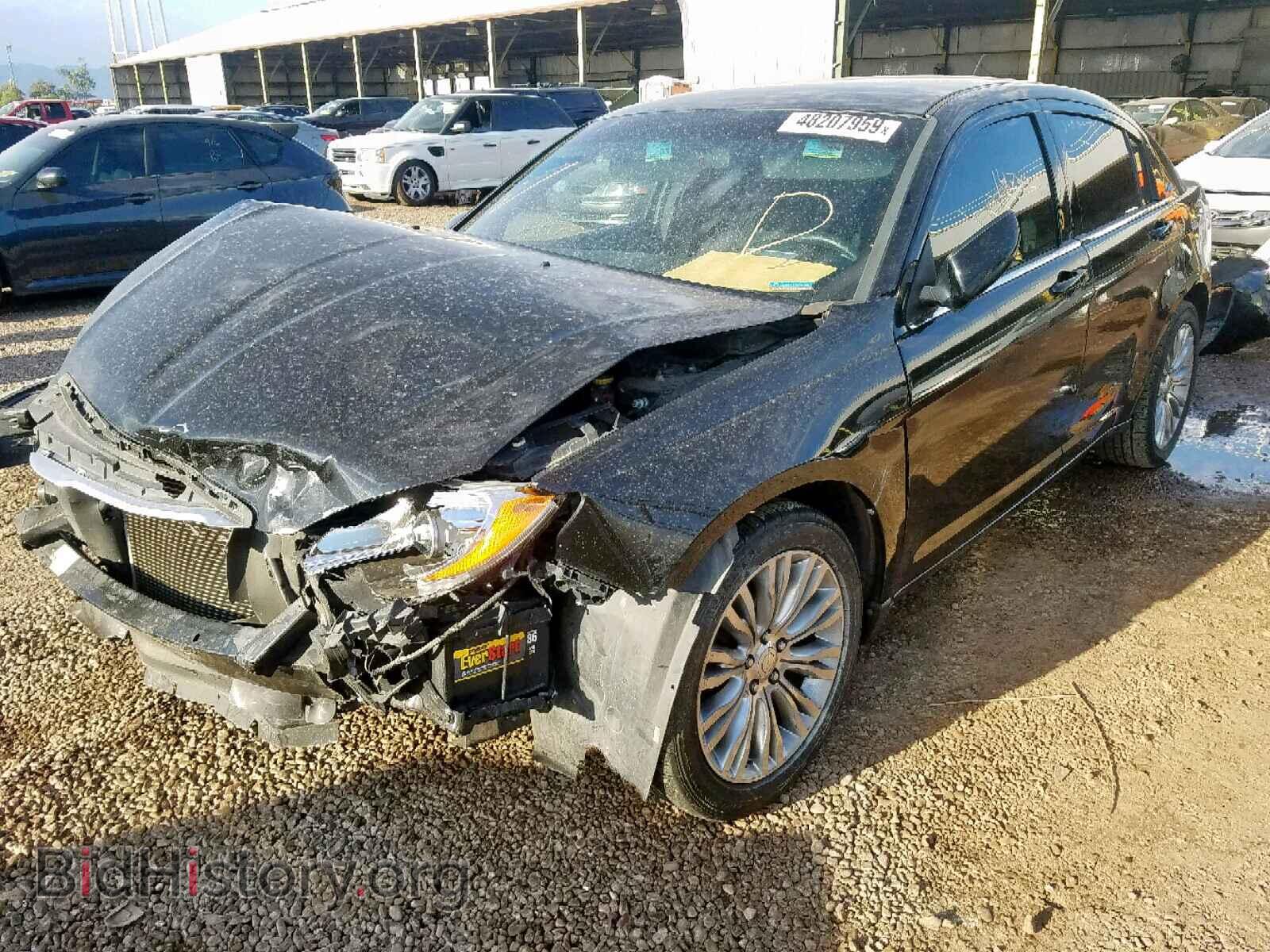 2013 CHRYSLER 200 - VIN: 1C3CCBAB0DN671830 - Photo 2
