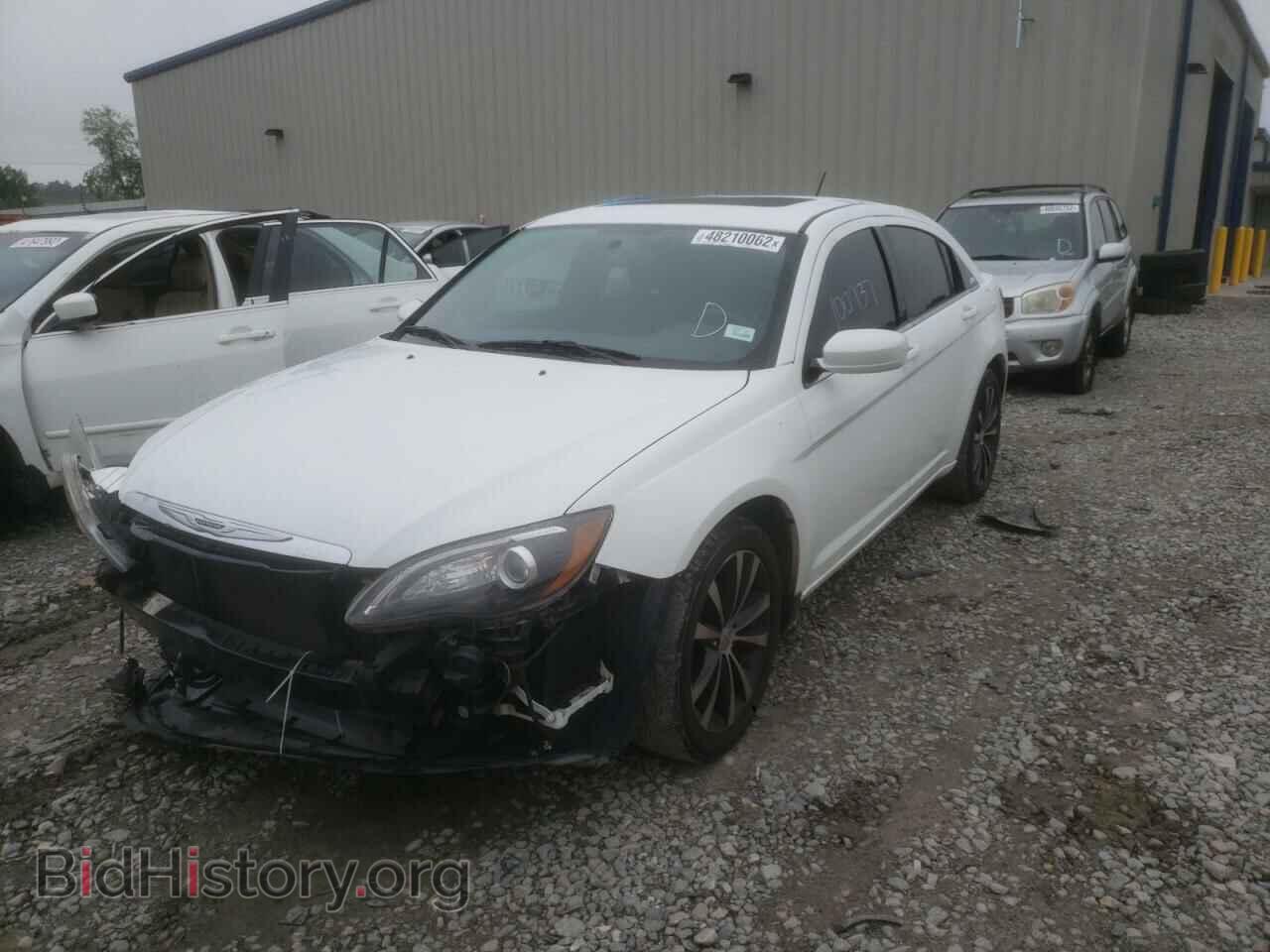 2012 CHRYSLER 200 - VIN: 1C3CCBBG6CN283106 - Фото 2
