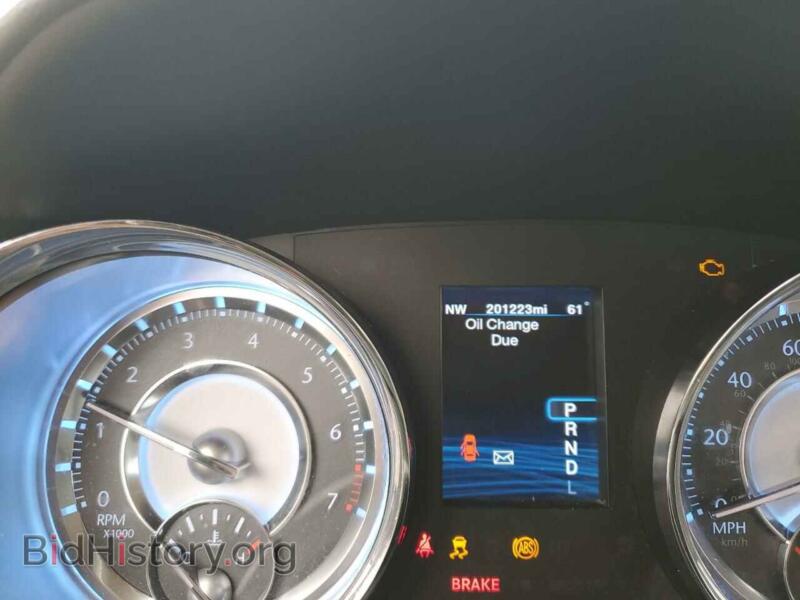 2012 Chrysler 300 (VIN 2C3CCAAG8CH138377) — фото 9 из 12