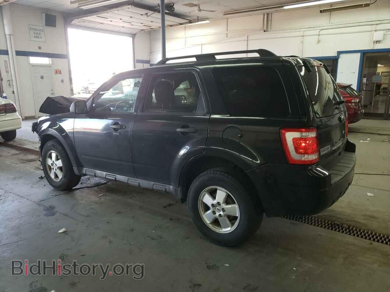 2011 FORD ESCAPE - VIN: 1FMCU0D76BKC18018 - Фото 2