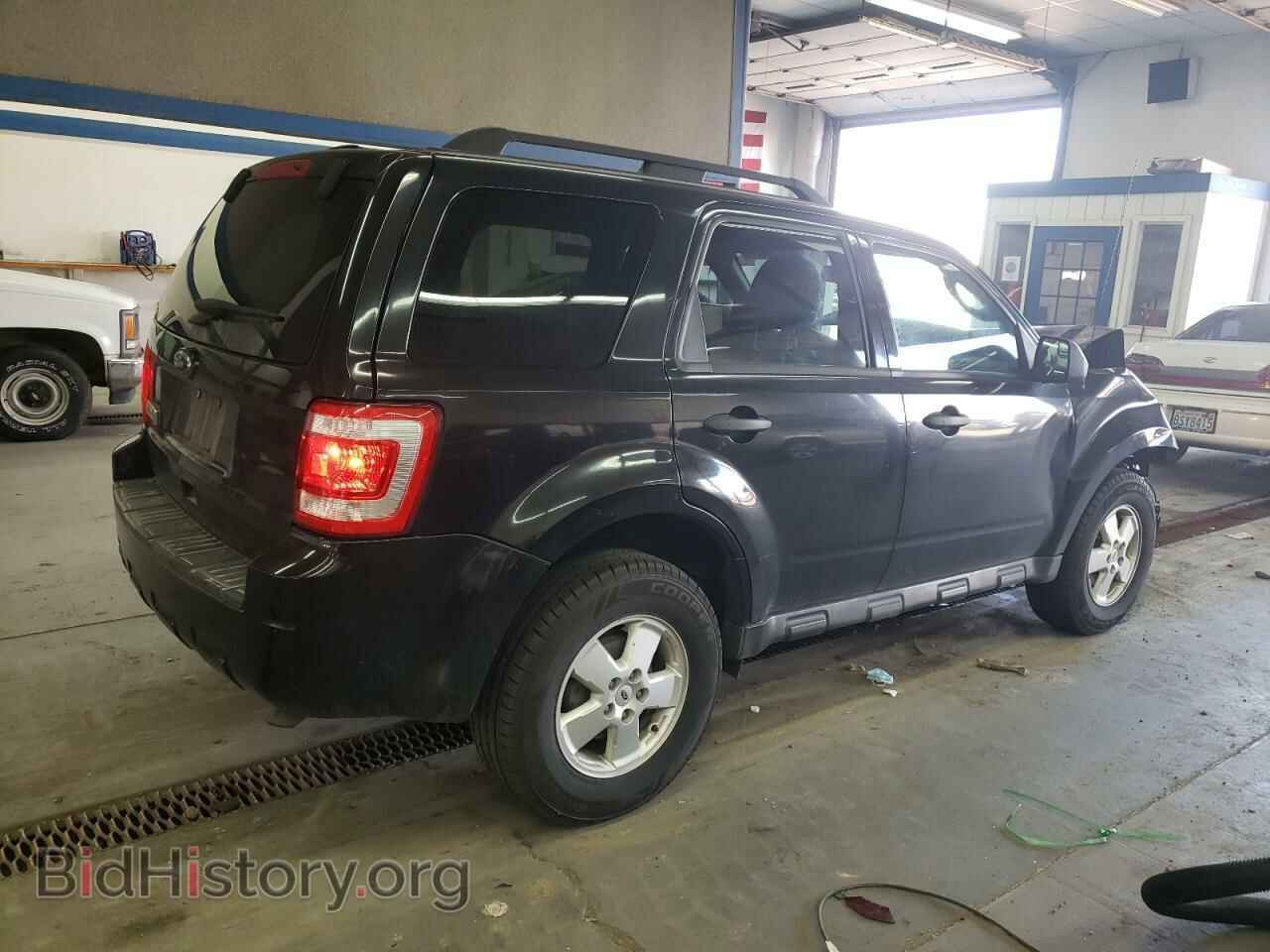 2011 FORD ESCAPE - VIN: 1FMCU0D76BKC18018 - Фото 3