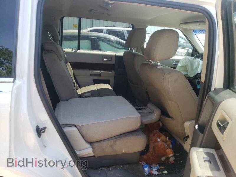 2010 Ford FLEX (VIN 2FMGK5CC2ABA49725) — photo 6 of 10
