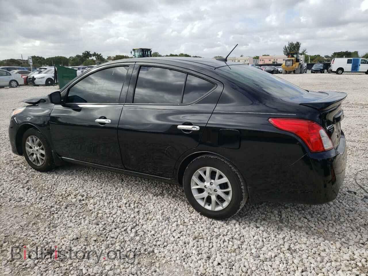 2019 NISSAN VERSA - VIN: 3N1CN7AP3KL827888 - Фото 2