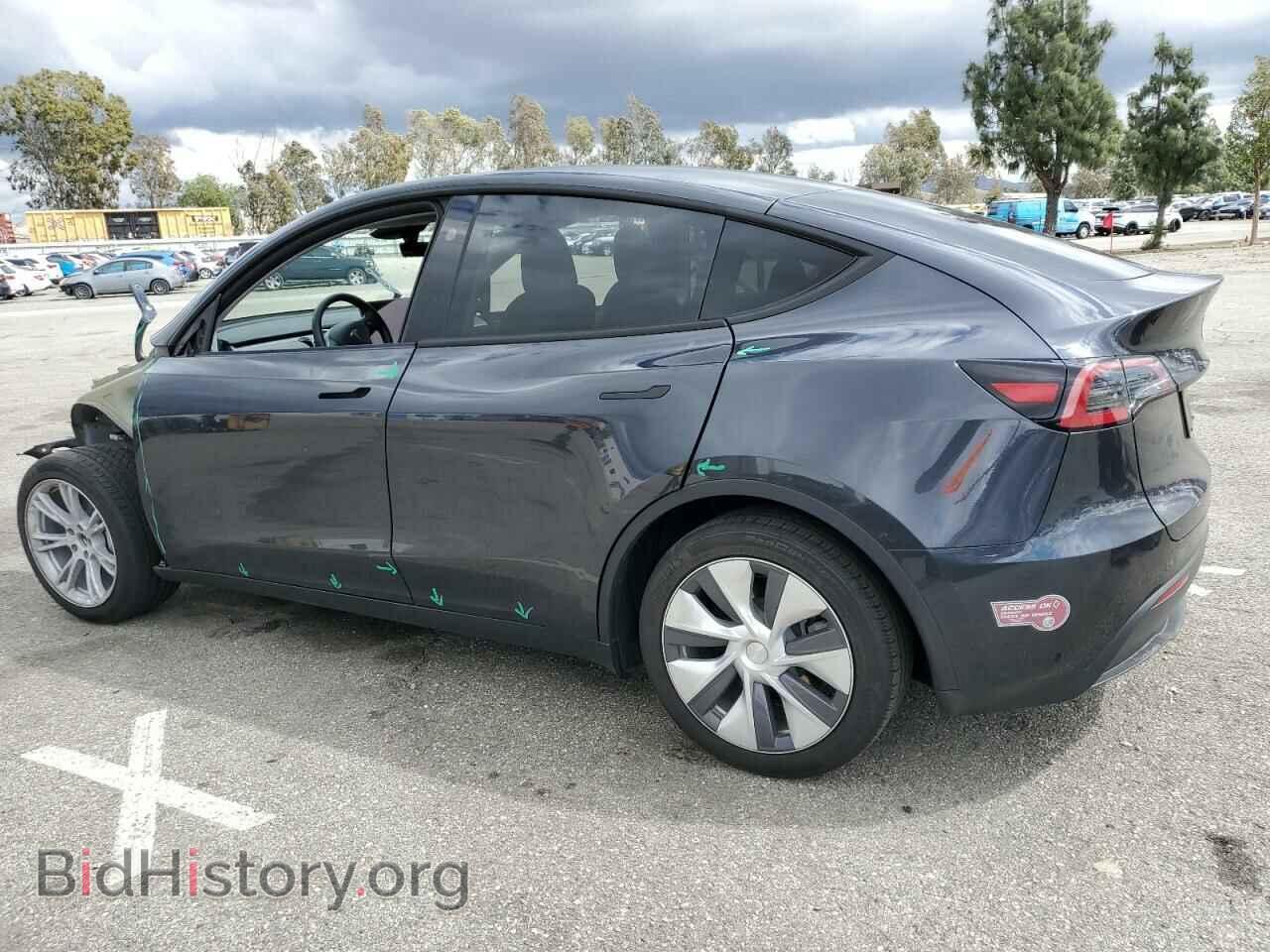 2024 TESLA MODEL Y - VIN: 7SAYGDED2RF091436 - Photo 2