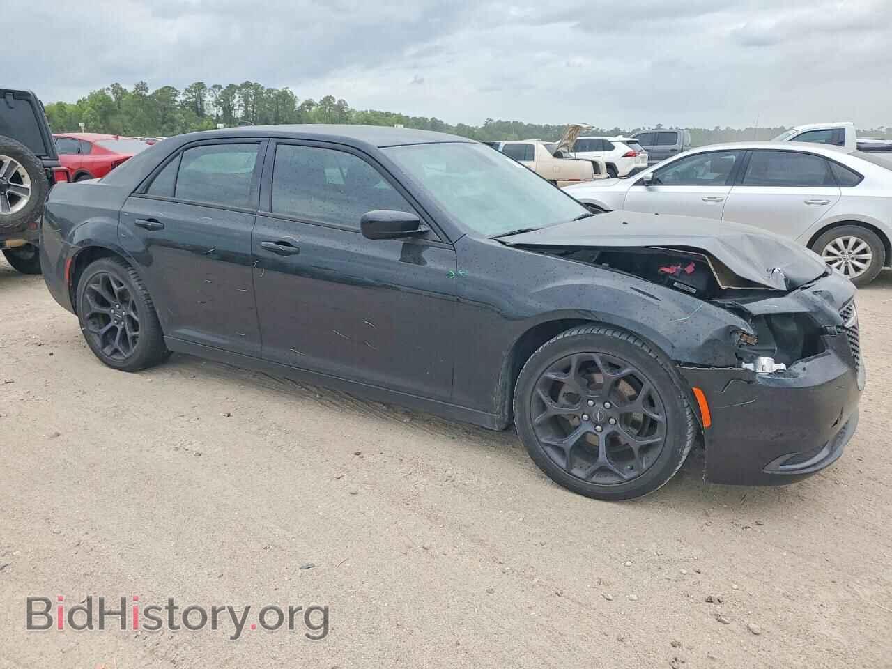 2019 CHRYSLER 300 - VIN: 2C3CCAAG2KH636895 - Фото 4