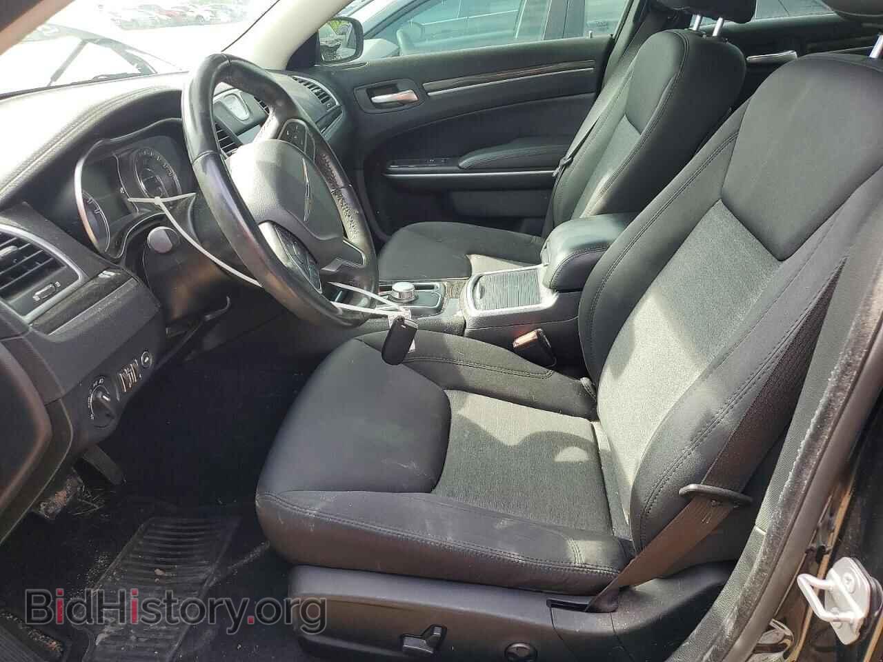 2019 CHRYSLER 300 - VIN: 2C3CCAAG2KH636895 - Фото 7