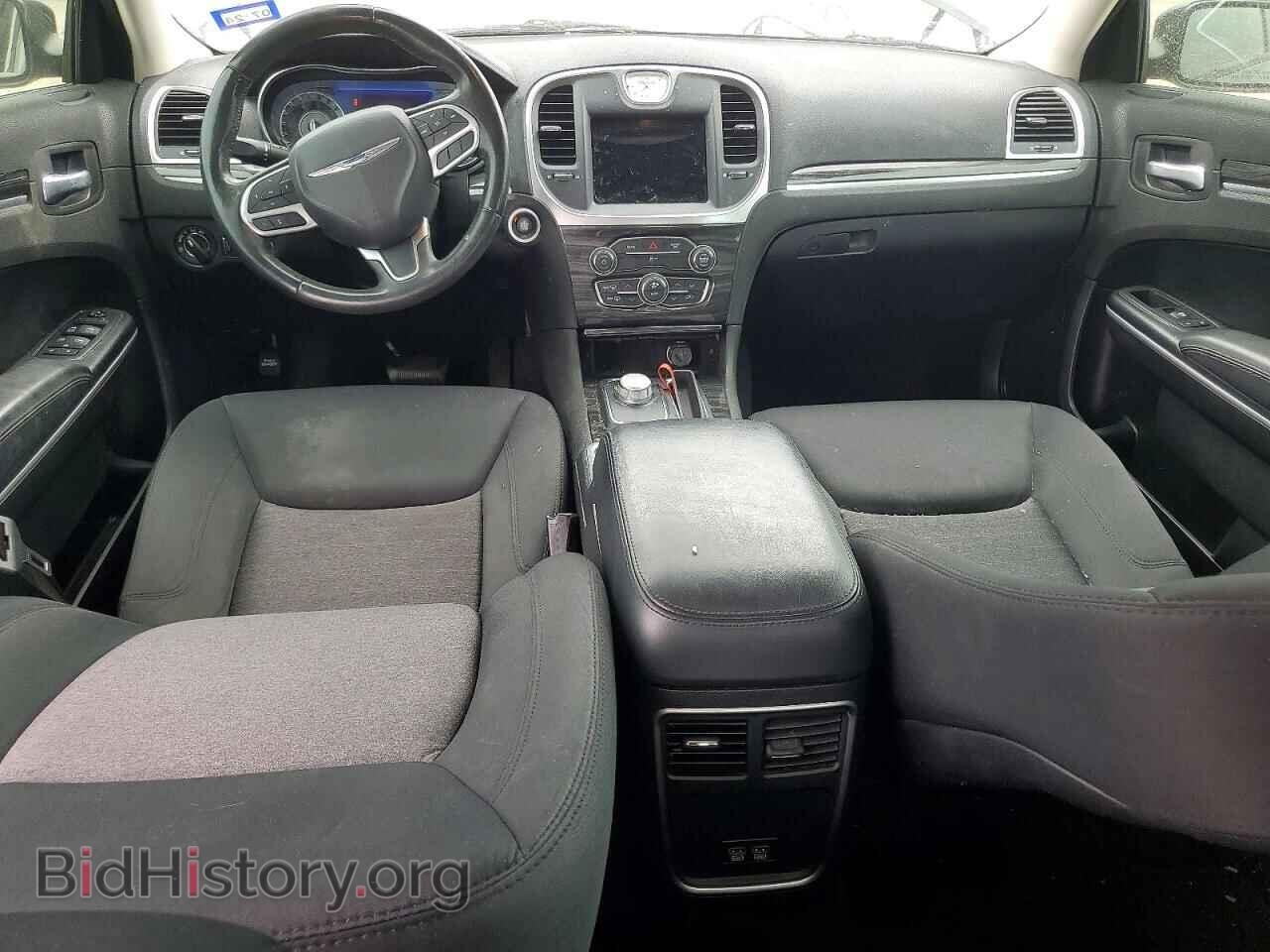 2019 CHRYSLER 300 - VIN: 2C3CCAAG2KH636895 - Фото 8