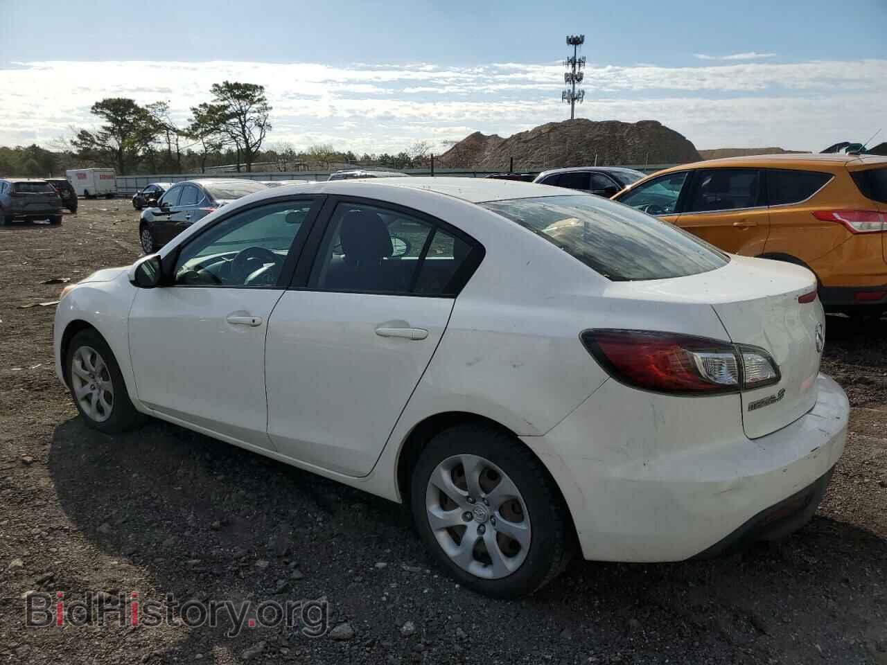 2011 MAZDA 3 - VIN: JM1BL1UG6B1358441 - Фото 2