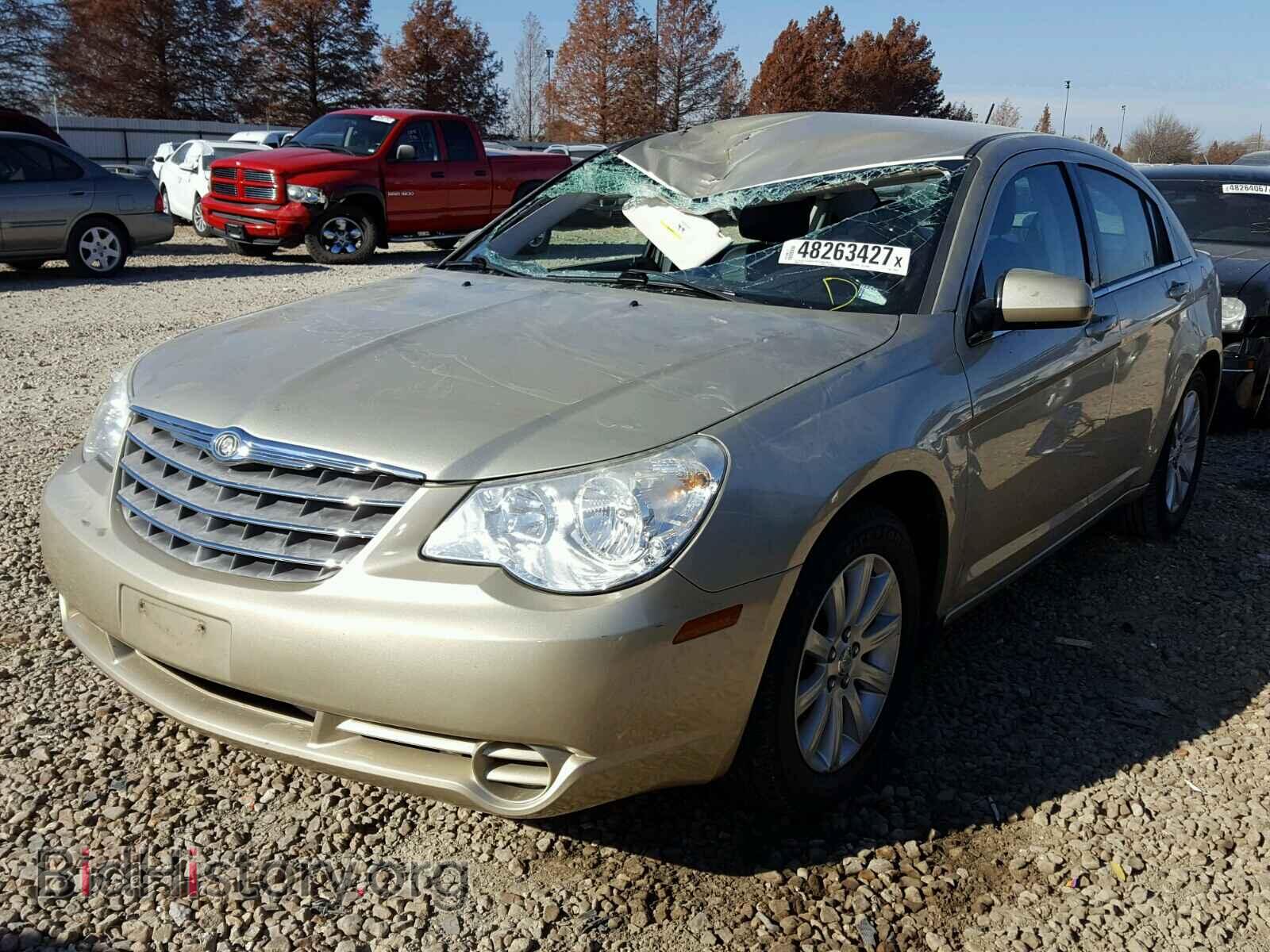 2010 CHRYSLER SEBRING - VIN: 1C3CC5FB5AN138474 - Фото 2