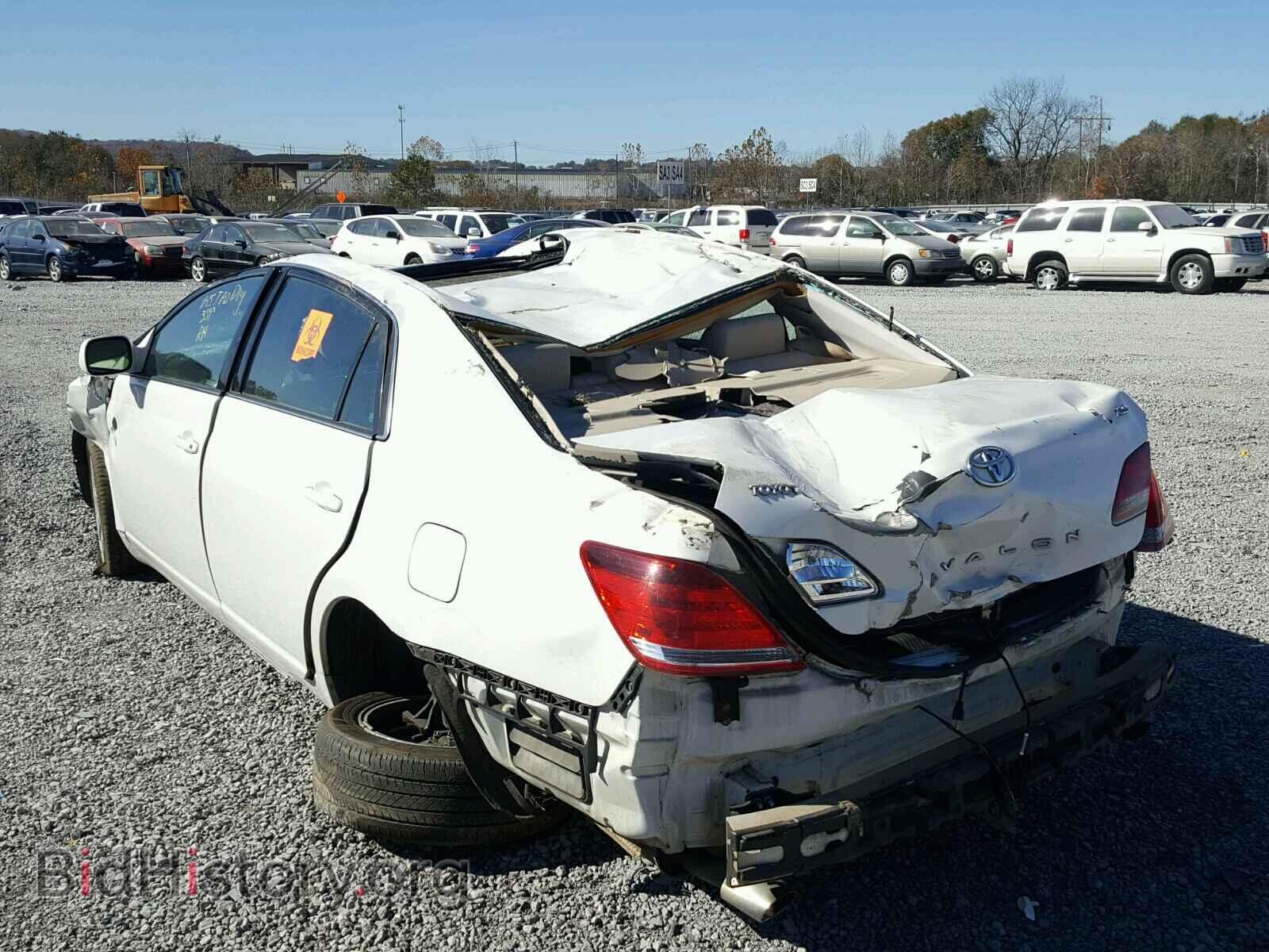 2005 TOYOTA AVALON - VIN: 4T1BK36B35U060458 - Фото 3