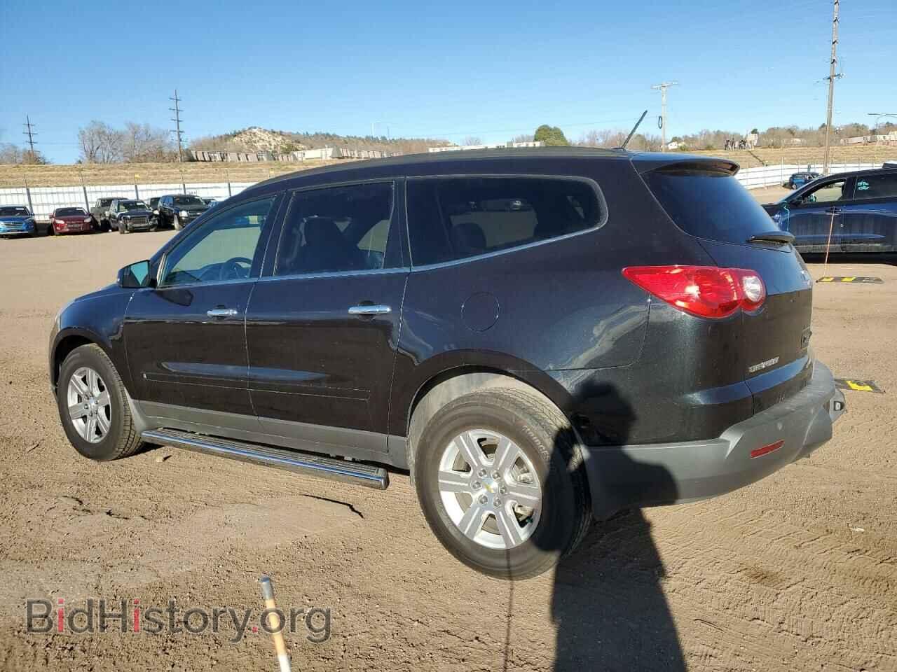 2010 CHEVROLET TRAVERSE - VIN: 1GNLVFED7AS112773 - Фото 2