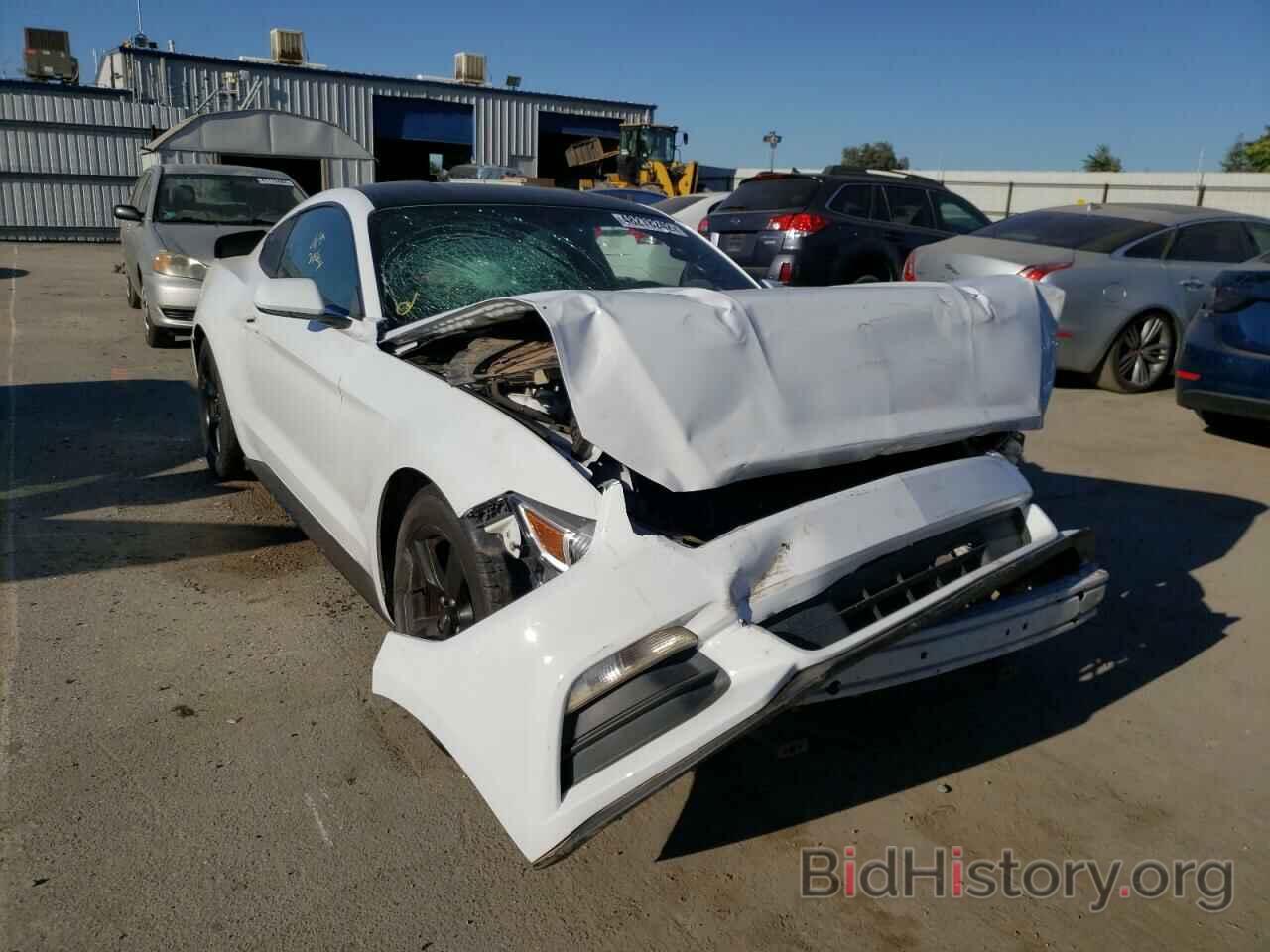 Photo 1FA6P8AM5F5322687 - FORD MUSTANG 2015
