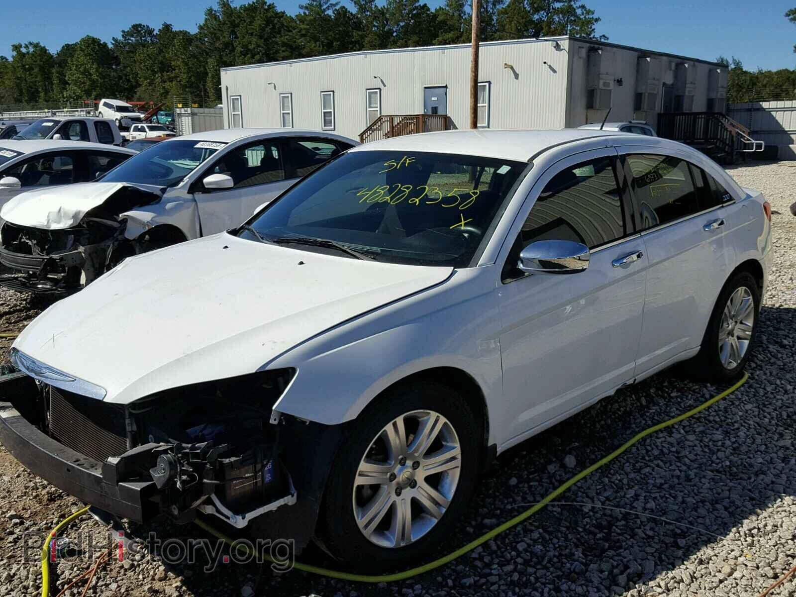 2012 CHRYSLER 200 - VIN: 1C3CCBAB7CN318578 - Фото 2