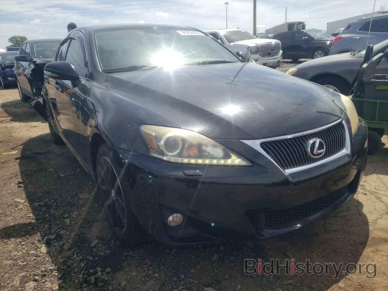 Photo JTHCE5C2XB5001749 - LEXUS IS 2011