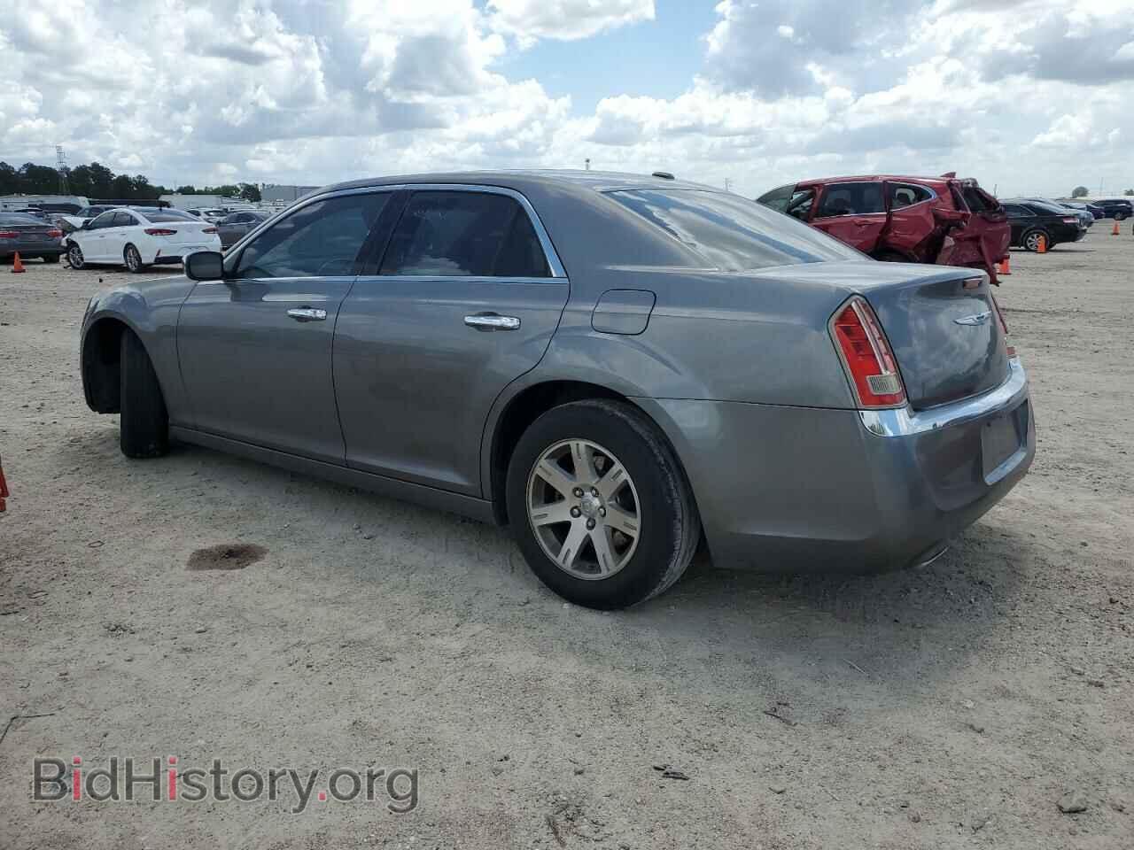 2011 CHRYSLER 300 - VIN: 2C3CA6CT8BH522719 - Фото 2