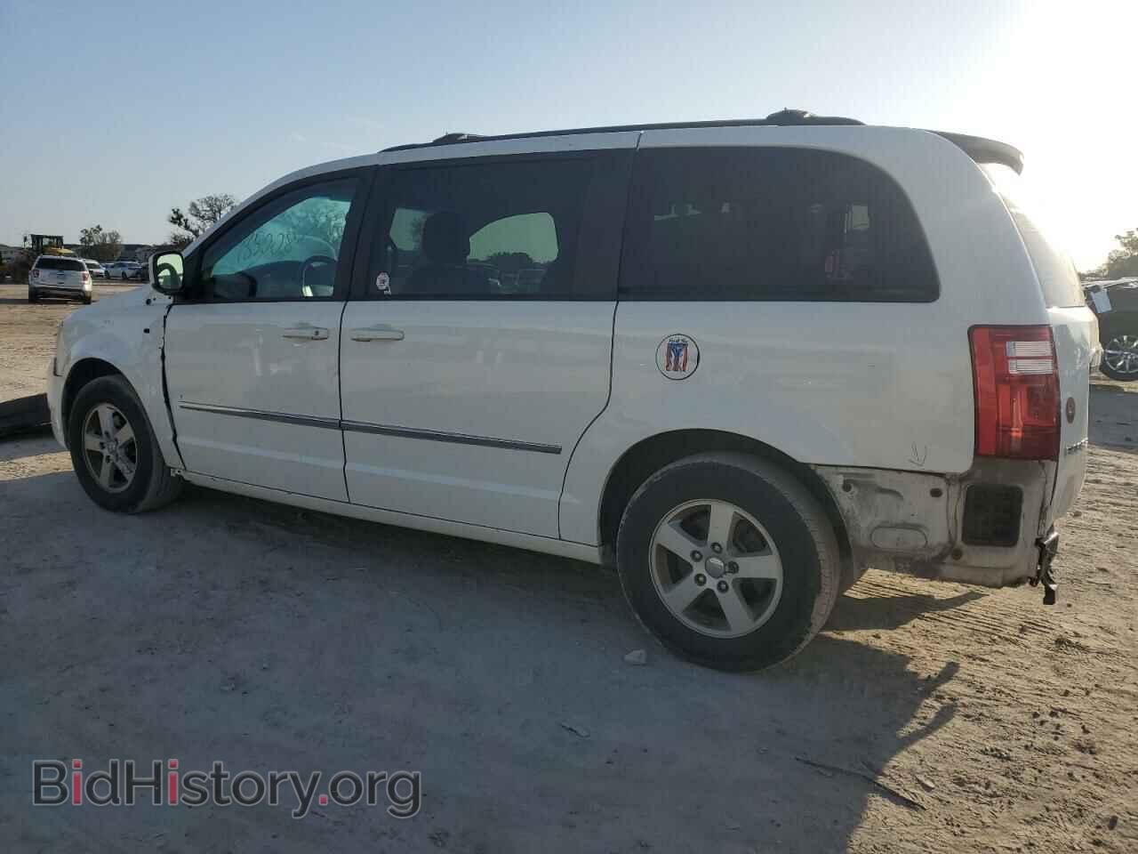 2010 DODGE CARAVAN - VIN: 2D4RN5D12AR461879 - Photo 2