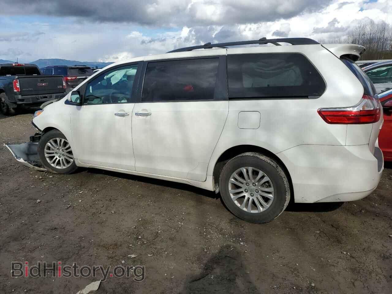2017 TOYOTA All Models - VIN: 5TDYZ3DC1HS797513 - Фото 2