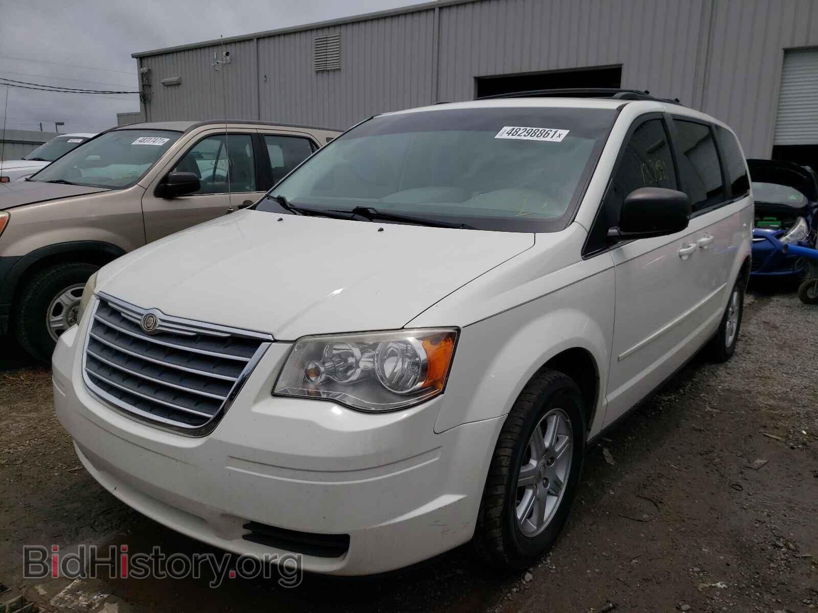 2010 CHRYSLER MINIVAN - VIN: 2A4RR2D10AR391731 - Фото 2