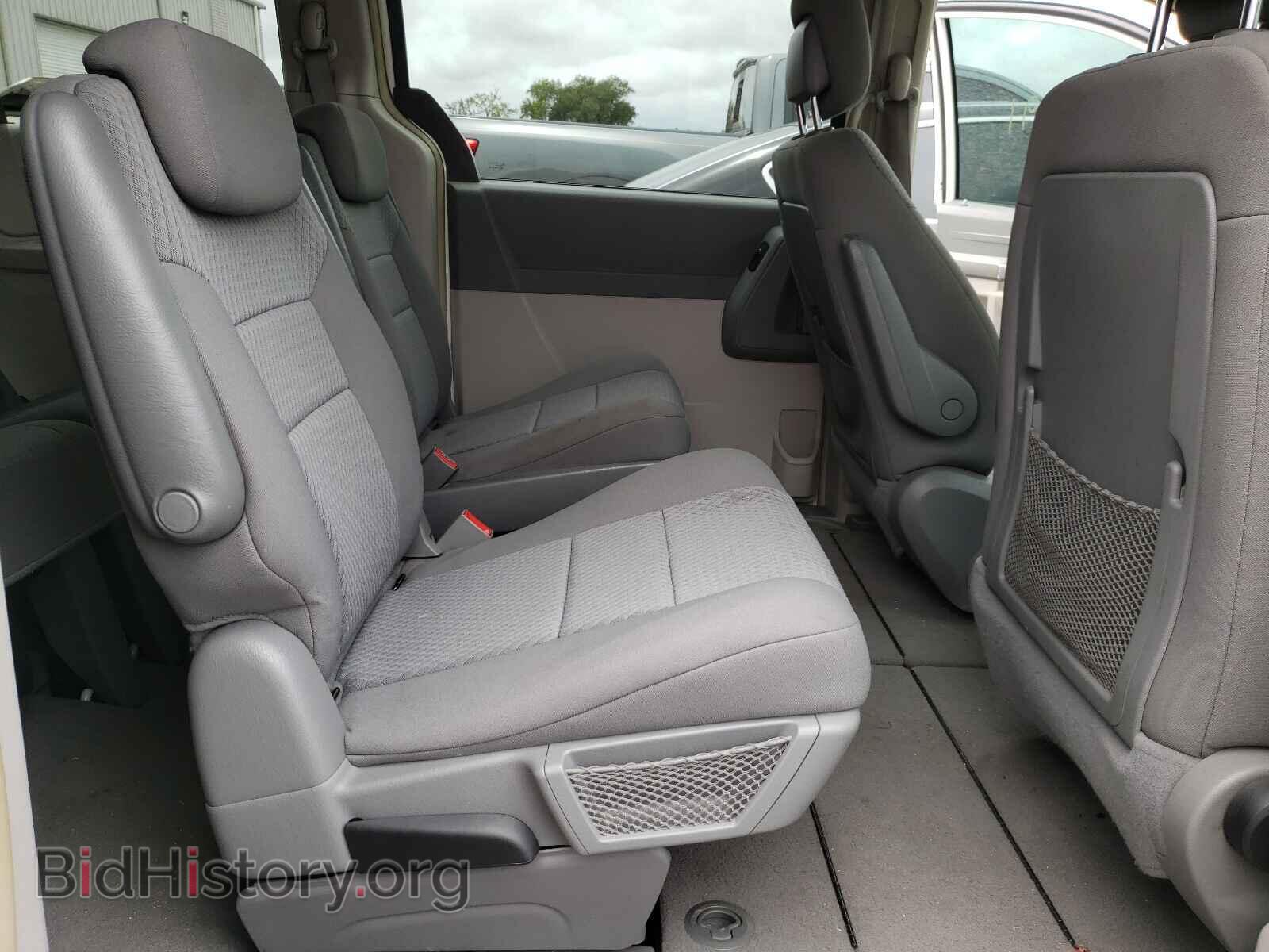 2010 CHRYSLER MINIVAN - VIN: 2A4RR2D10AR391731 - Фото 6