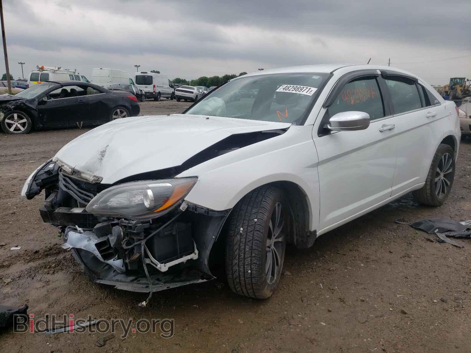 2013 CHRYSLER 200 - VIN: 1C3CCBBB7DN629380 - Фото 2