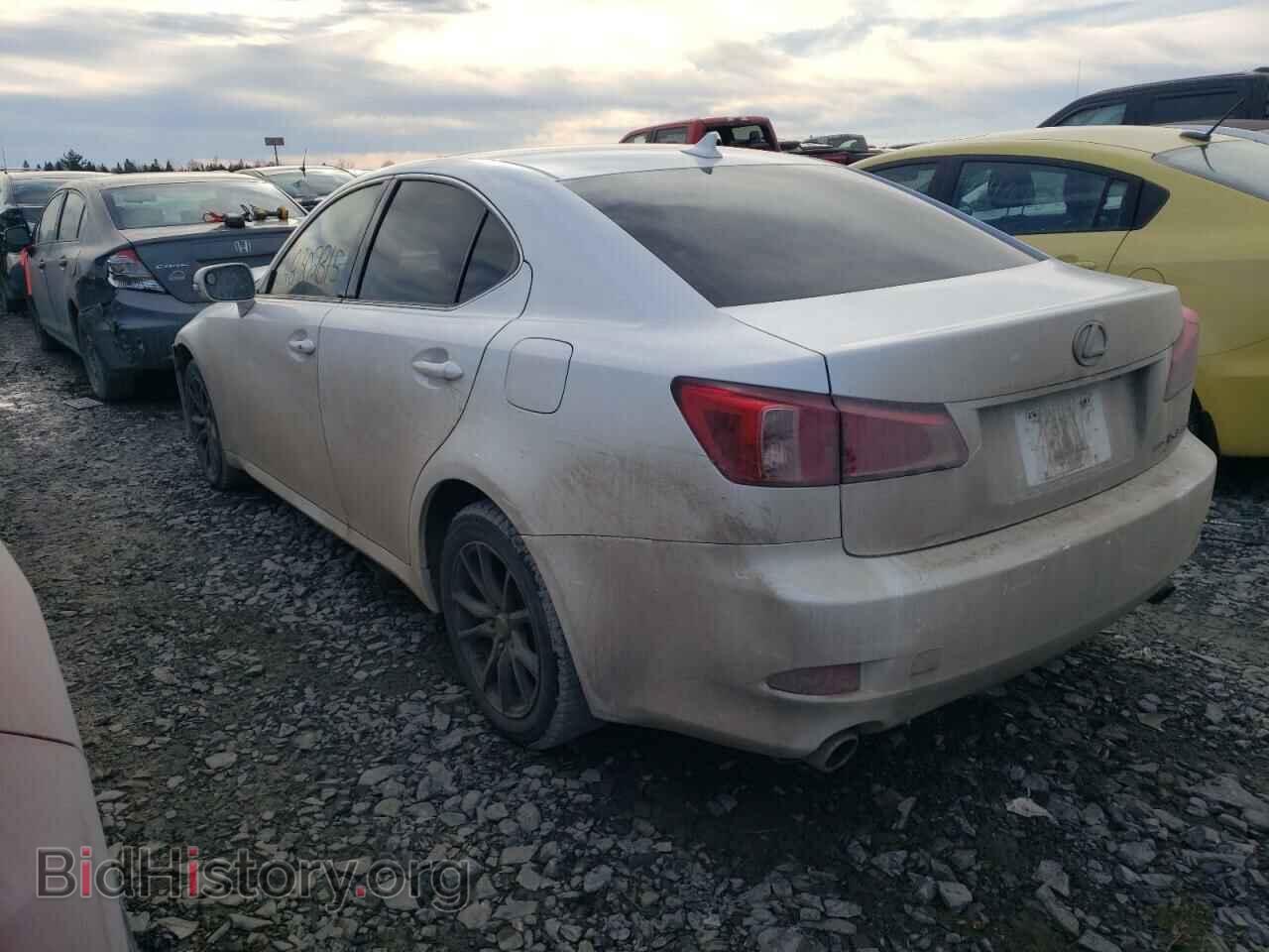 2011 LEXUS IS - VIN: JTHCF5C21B5052246 - Photo 2