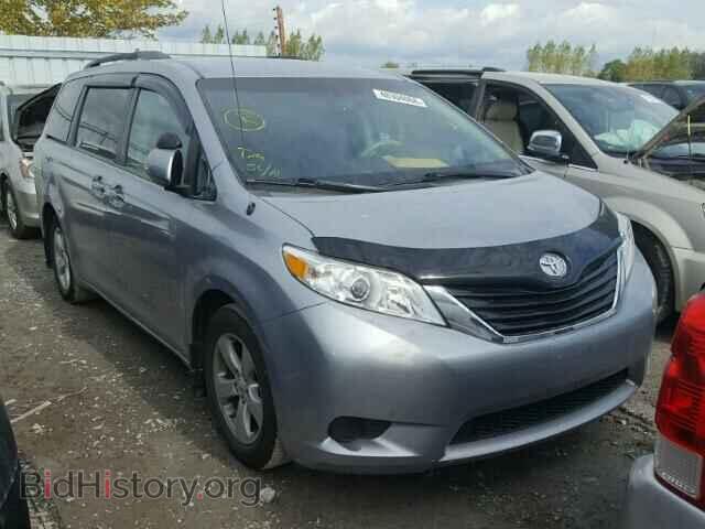 Photo 5TDKK3DC8DS282660 - TOYOTA SIENNA LE 2013