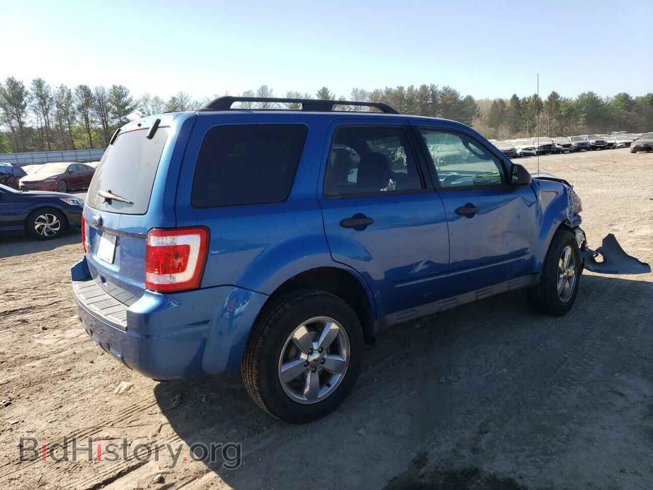 2011 FORD ESCAPE - VIN: 1FMCU0D76BKA47819 - Фото 3