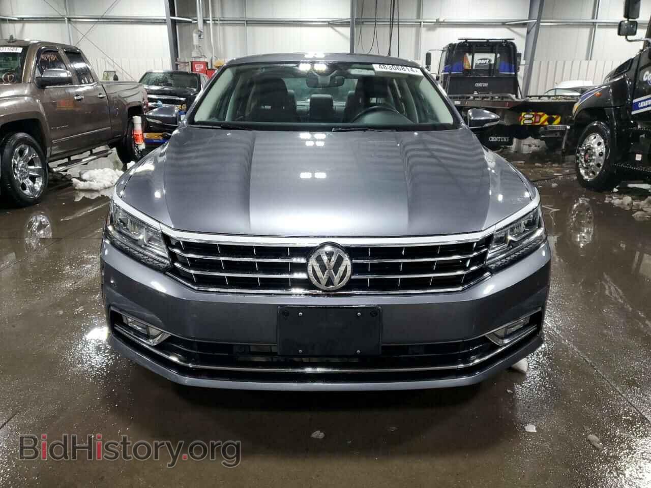 2017 VOLKSWAGEN PASSAT - VIN: 1VWCT7A32HC018030 - Фото 5
