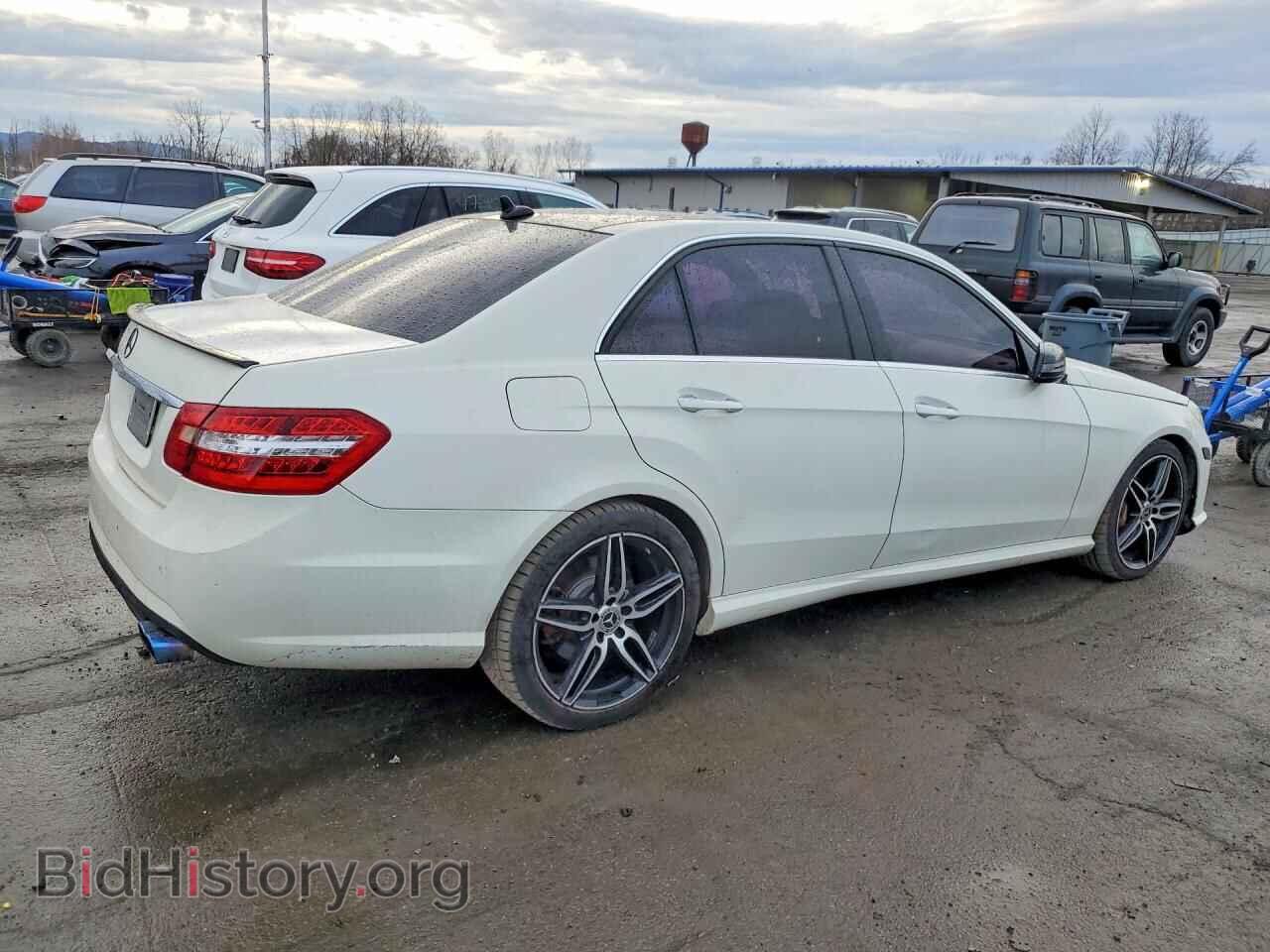 2011 MERCEDES BENZ E-CLASS - VIN: WDDHF9AB3BA379407 - Фото 3