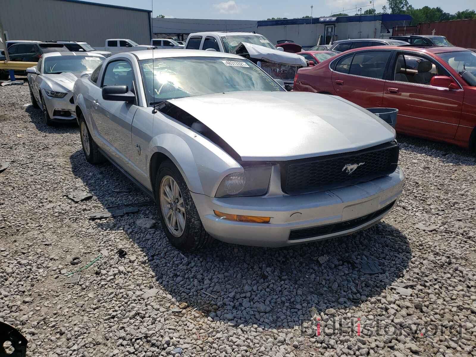 Photo 1ZVHT80N095132662 - FORD MUSTANG 2009