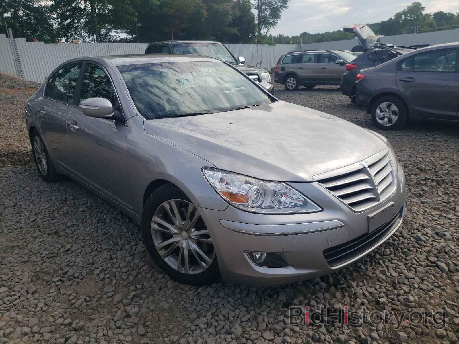 Photo KMHGC46F69U048953 - HYUNDAI GENESIS 2009