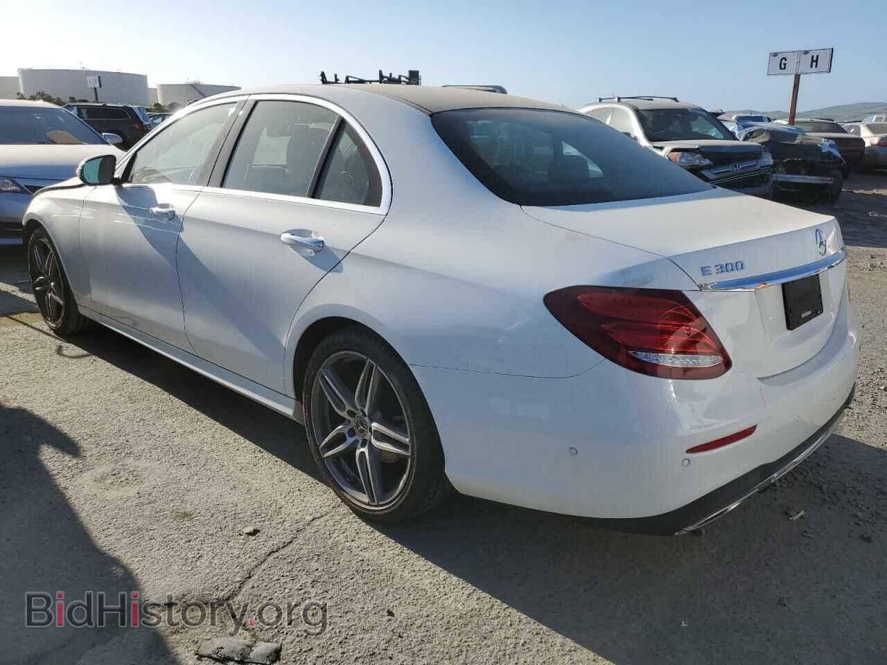 2019 MERCEDES-BENZ E-CLASS - VIN: WDDZF4JB7KA563580 - Фото 2