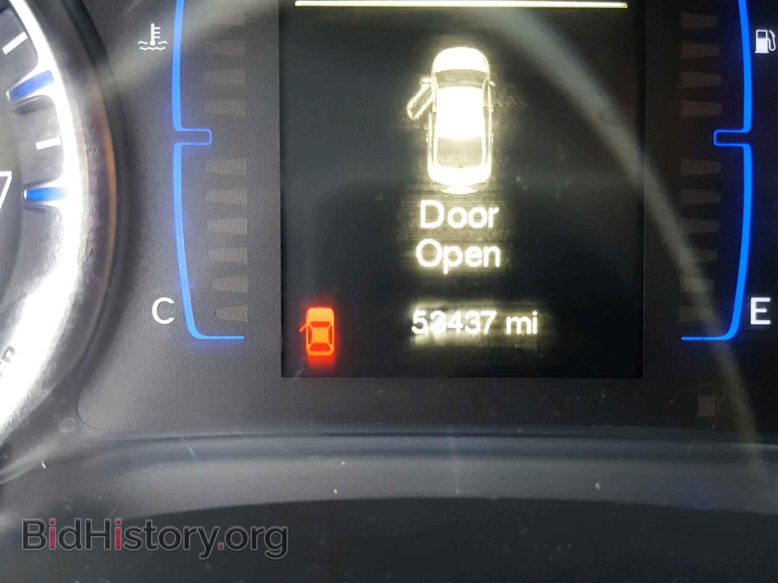 2015 CHRYSLER 200 - VIN: 1C3CCCABXFN617721 - Photo 8