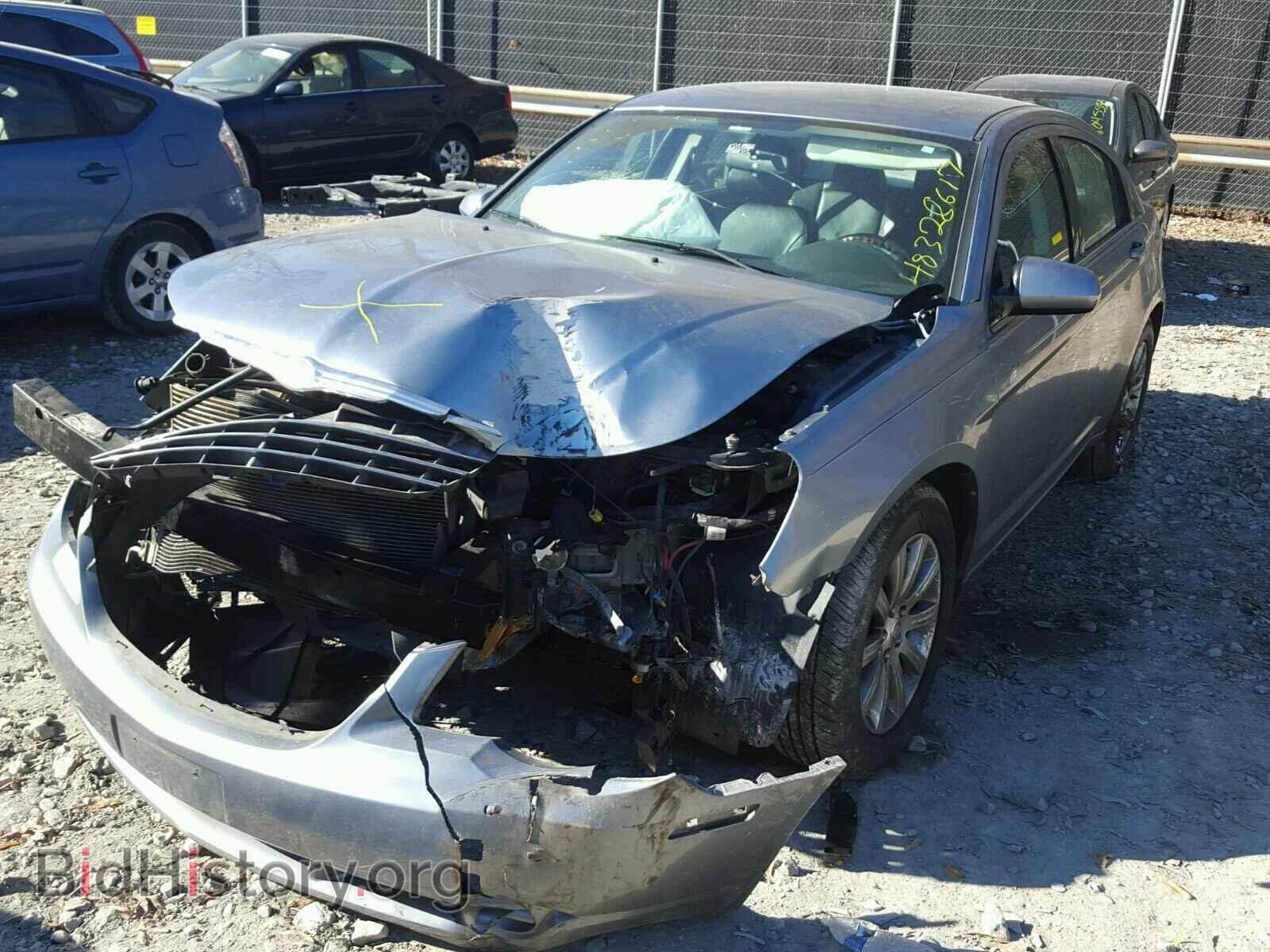 2010 CHRYSLER SEBRING - VIN: 1C3CC5FB5AN152374 - Фото 2