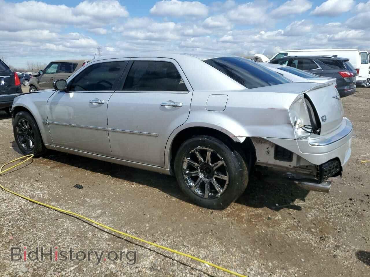 2006 CHRYSLER 300 - VIN: 2C3KA63H26H198177 - Фото 2