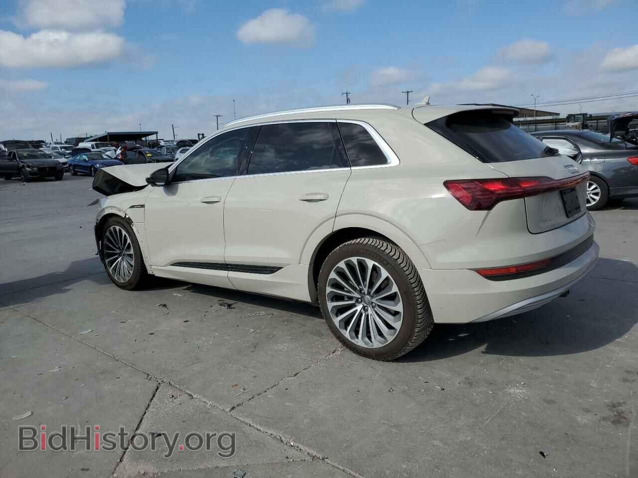2019 AUDI E-TRON - VIN: WA1VABGEXKB011122 - Photo 2