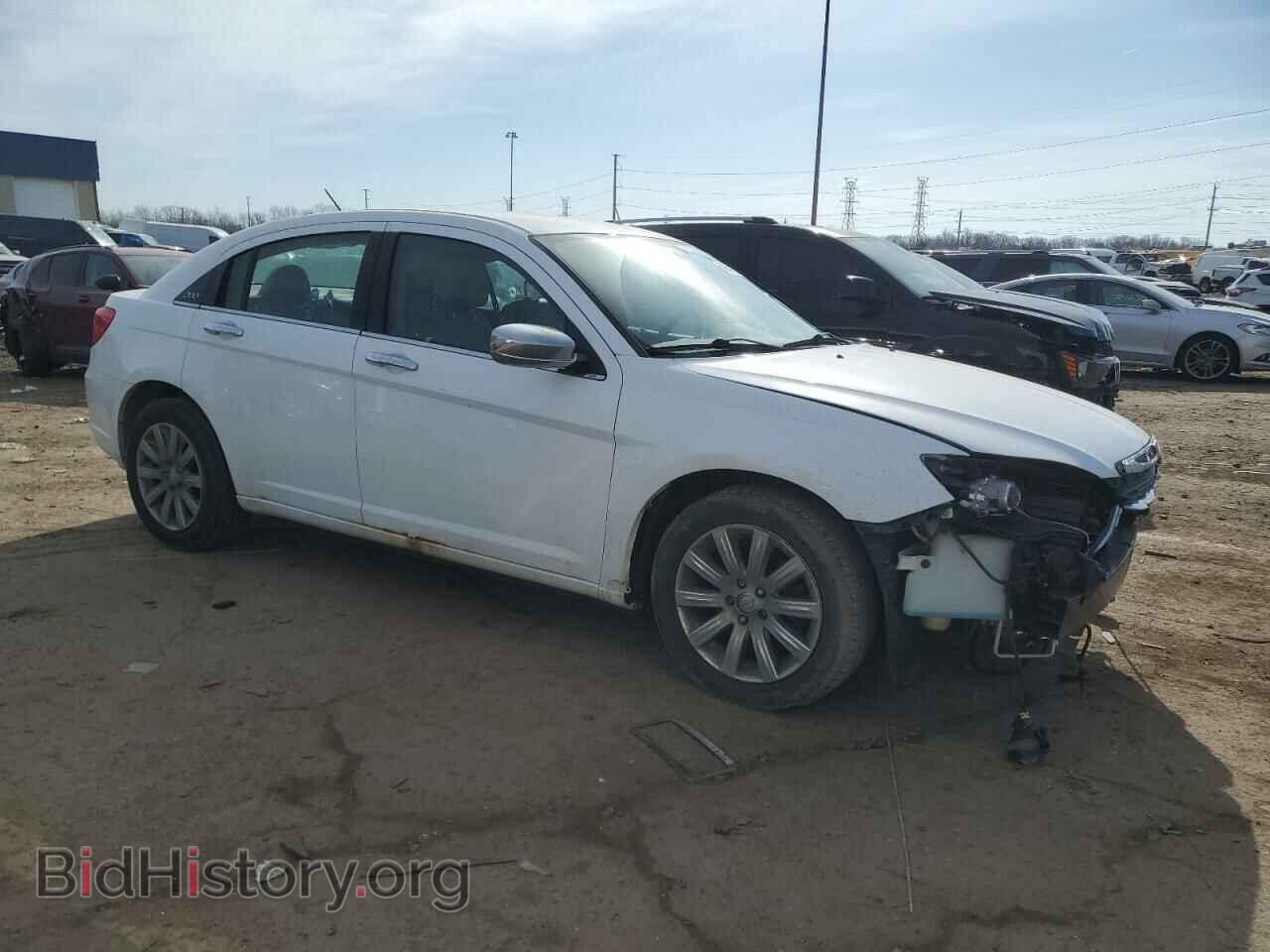 2013 CHRYSLER 200 - VIN: 1C3CCBCG2DN633525 - Фото 4