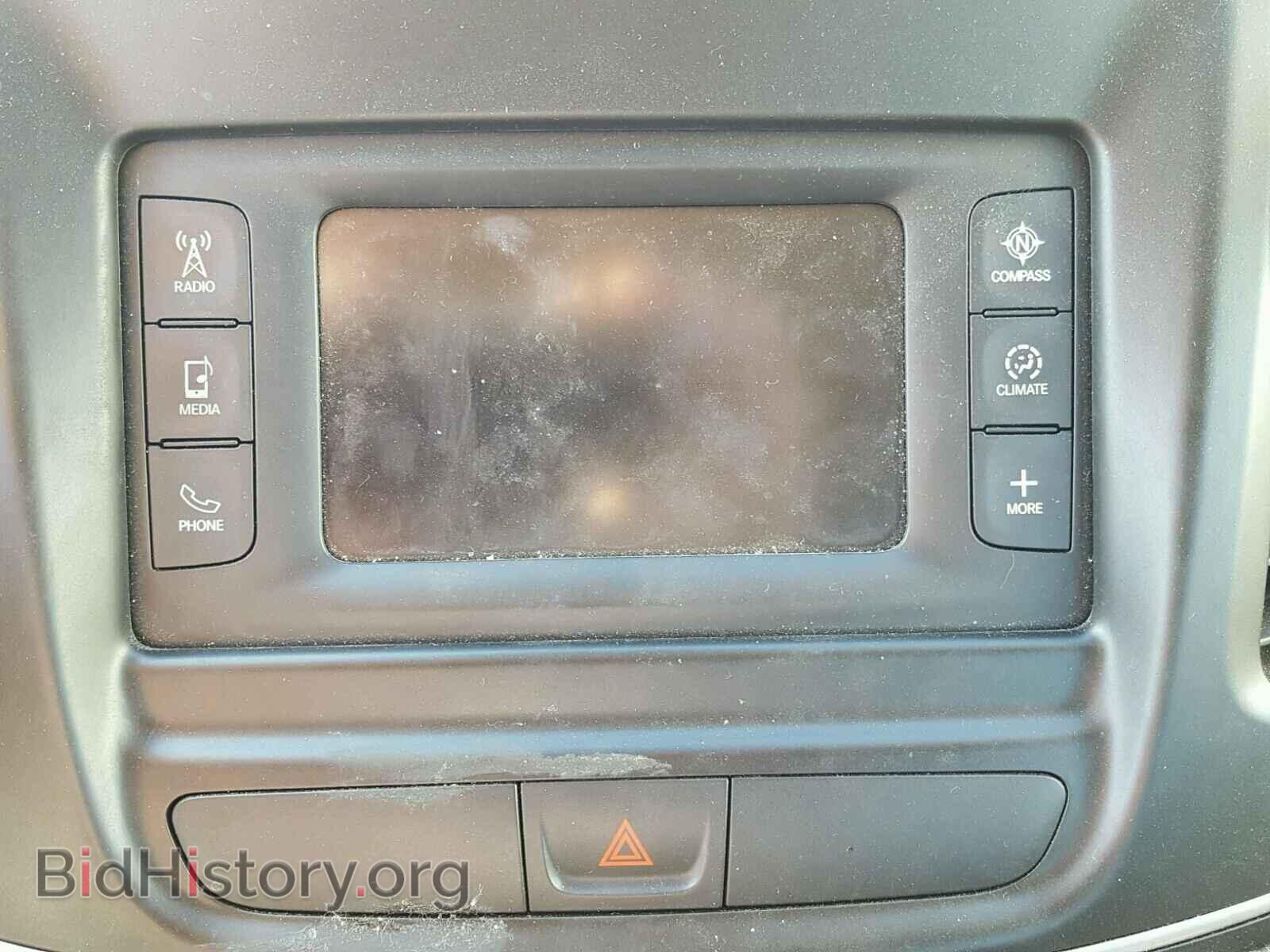 2016 CHRYSLER 200 - VIN: 1C3CCCAB9GN152012 - Фото 9