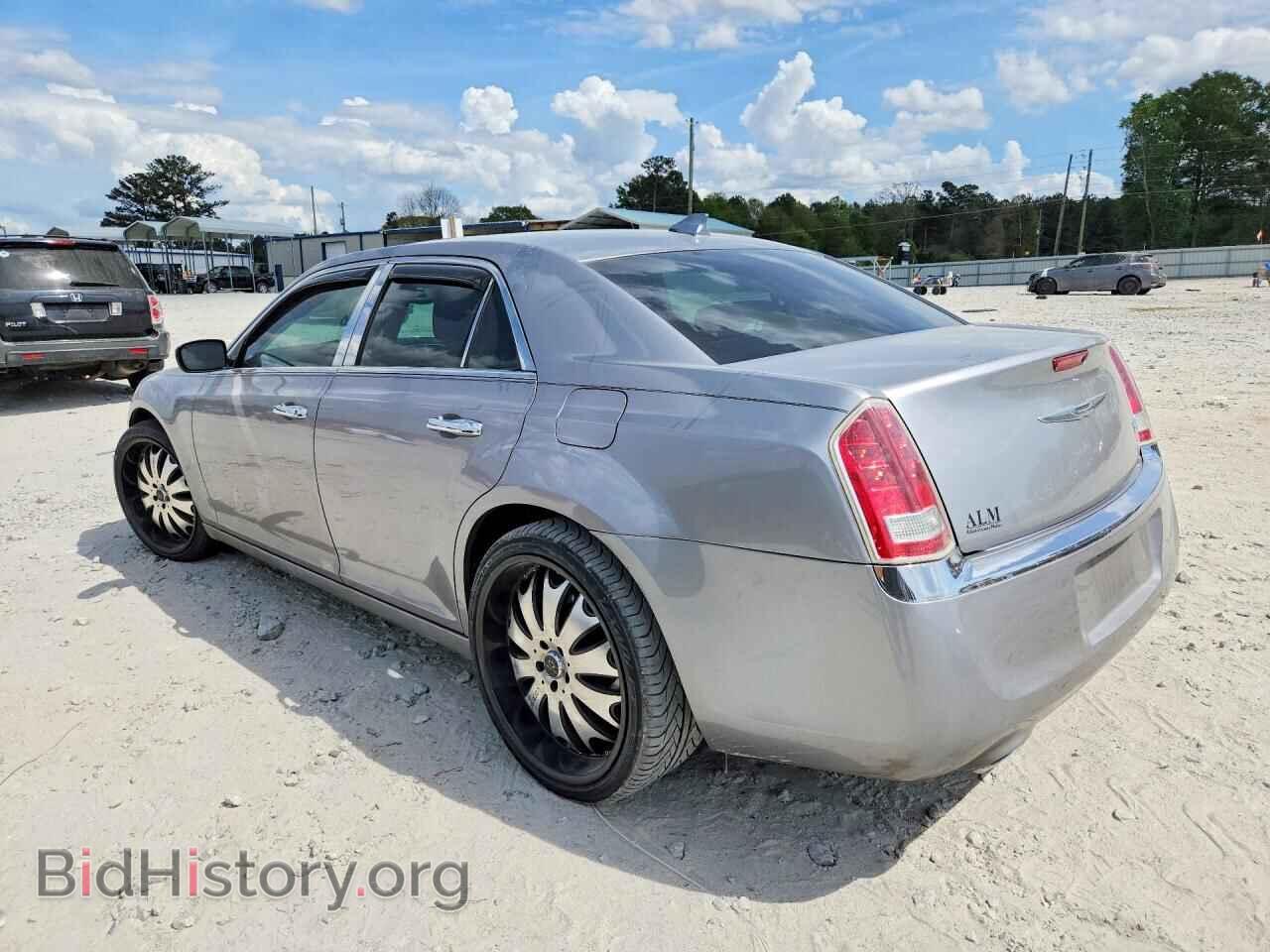 2011 CHRYSLER 300 - VIN: 2C3CA5CG2BH534846 - Фото 2