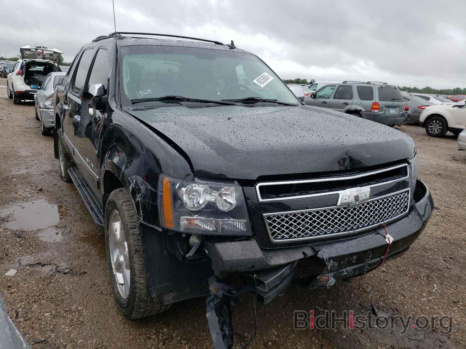 Photo 3GNVKGE00AG224701 - CHEVROLET AVALANCHE 2010