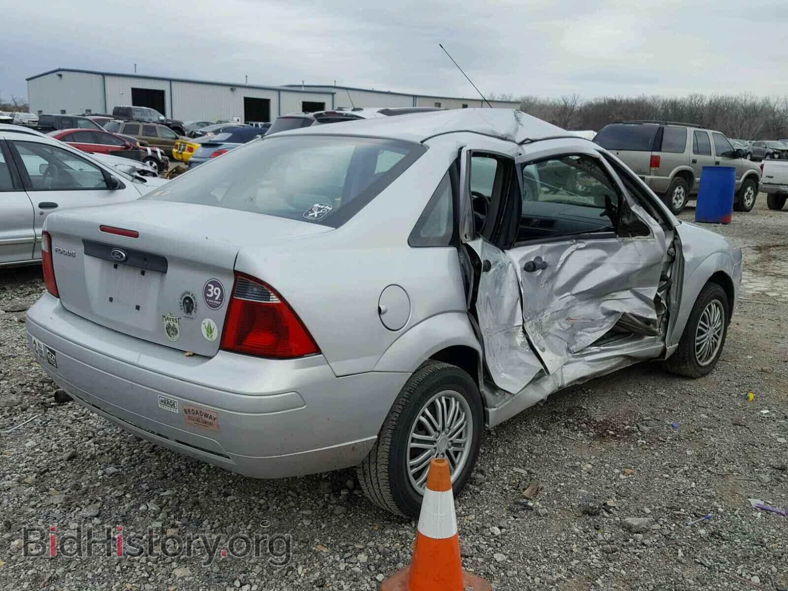 2007 FORD FOCUS - VIN: 1FAFP34N47W299101 - Фото 4