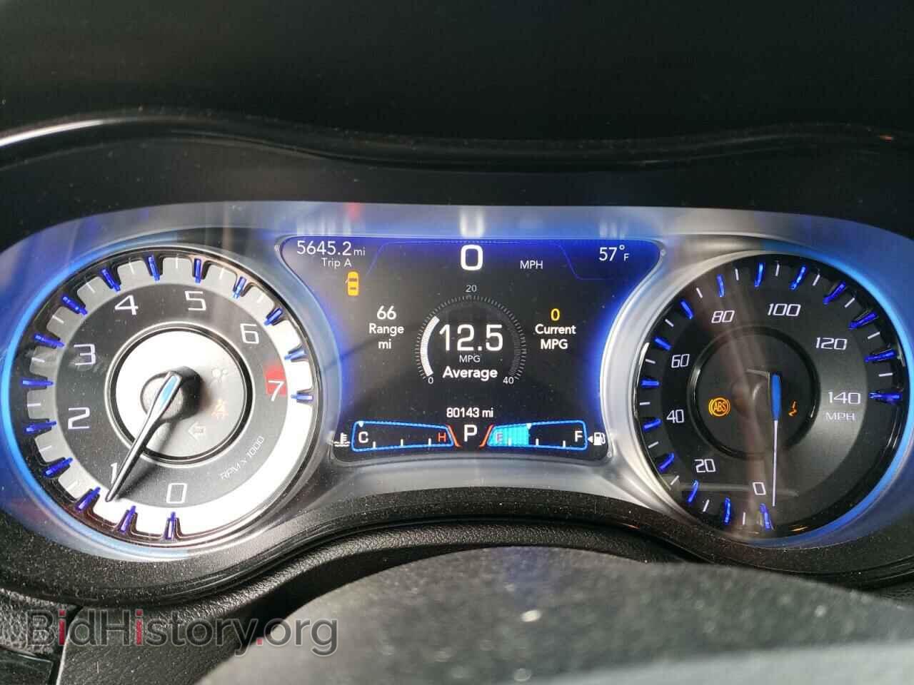 2019 CHRYSLER 300 - VIN: 2C3CCABG0KH565999 - Фото 9