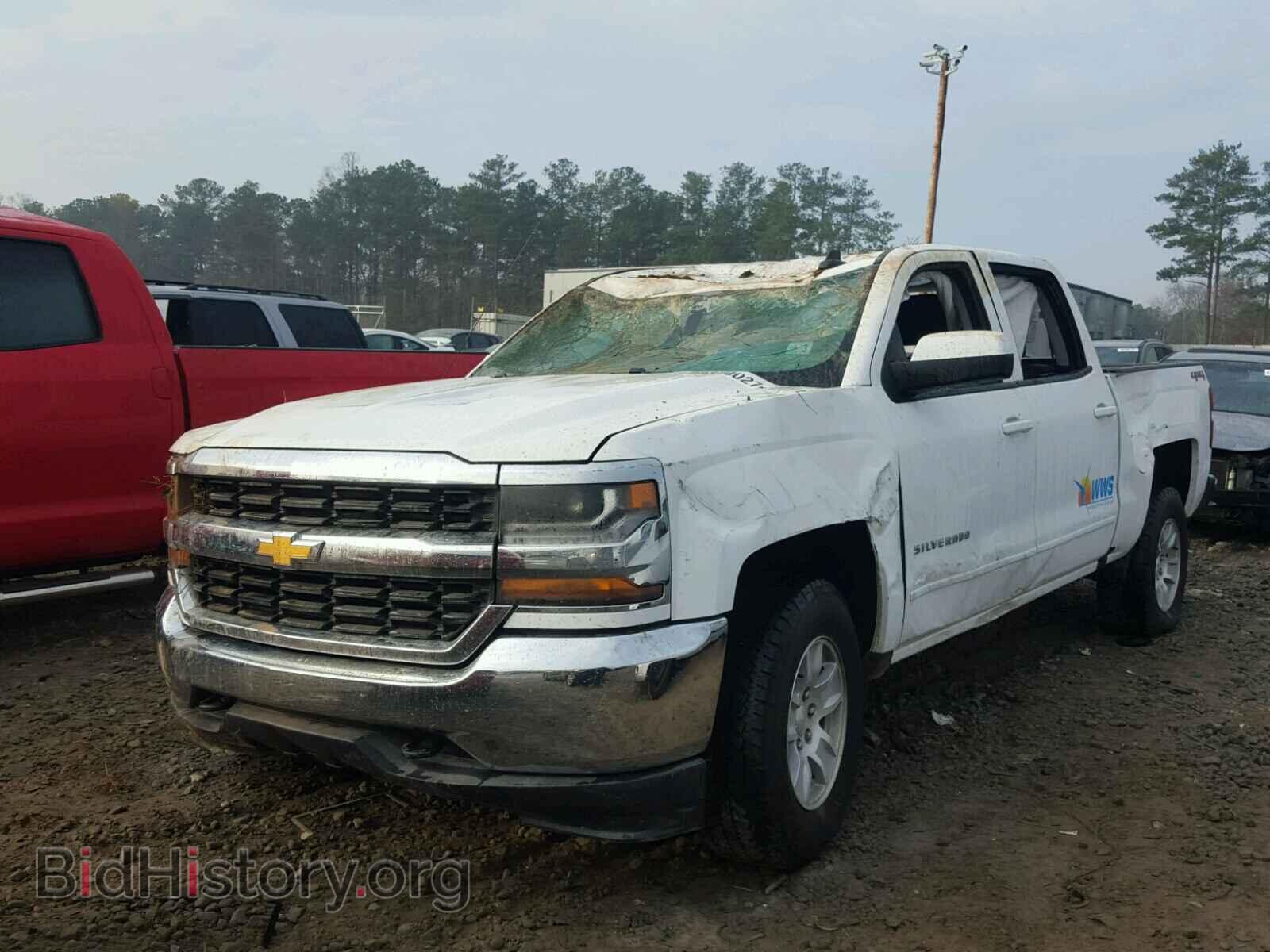 2017 CHEVROLET SILVERADO - VIN: 3GCUKREC5HG335216 - Фото 2