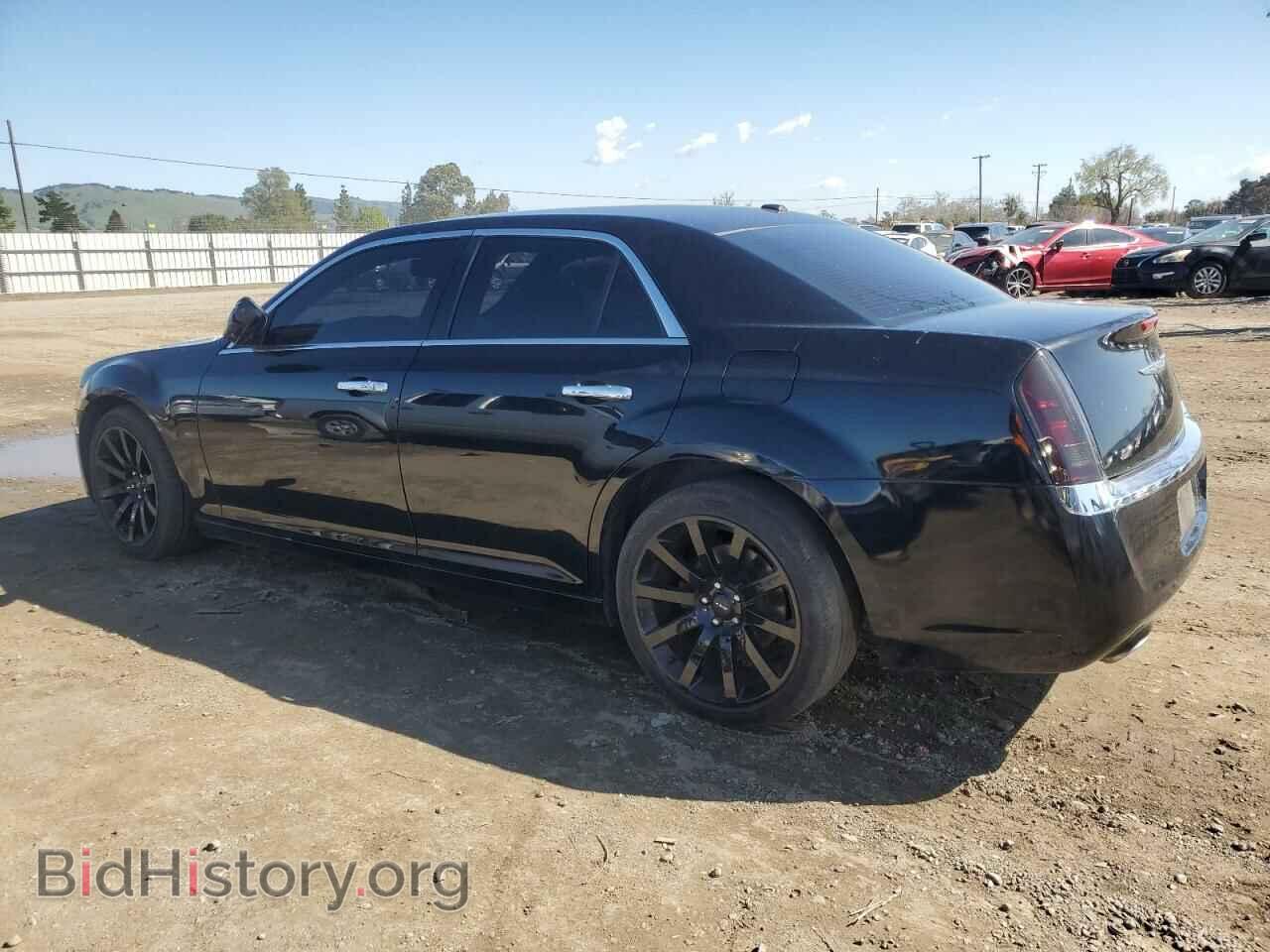 2013 CHRYSLER 300 - VIN: 2C3CCAET3DH650136 - Фото 2