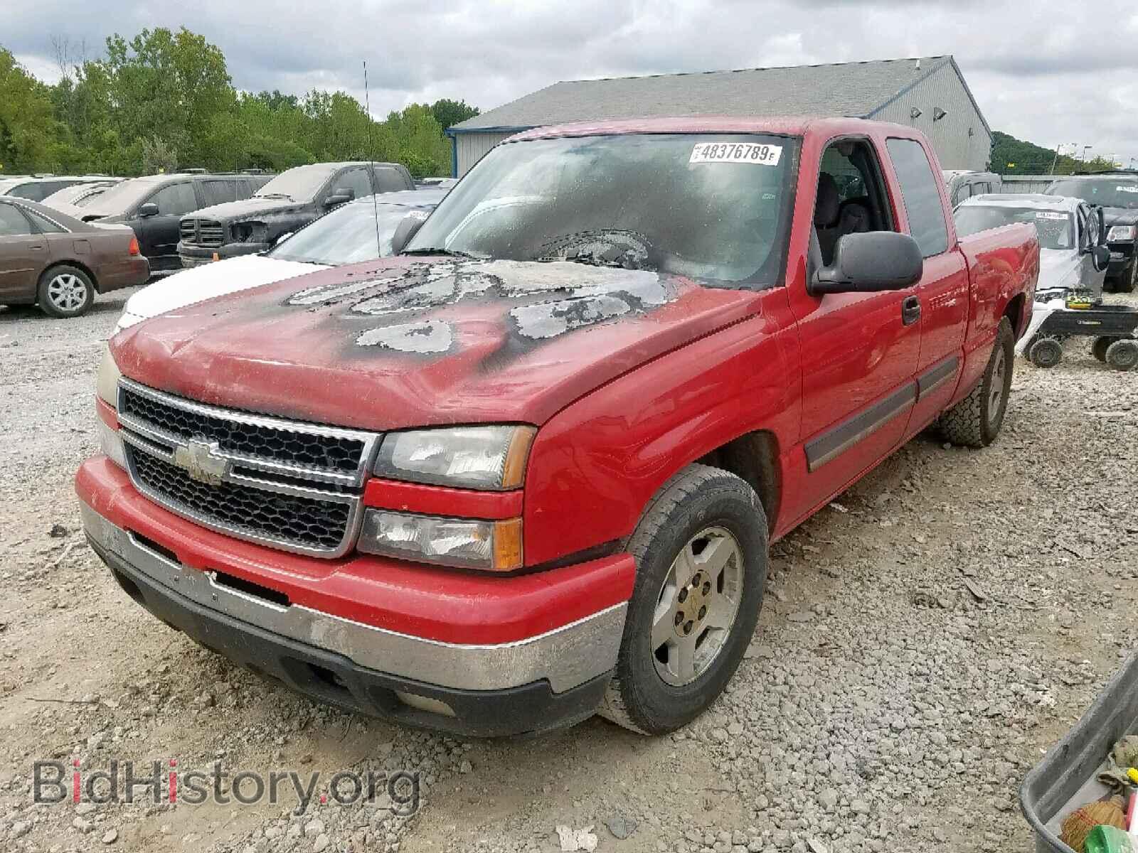 2006 CHEVROLET SILVERADO - VIN: 2GCEC19V461101105 - Фото 2