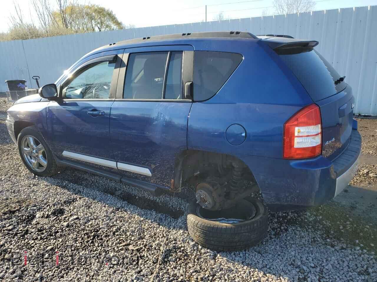 2010 JEEP COMPASS - VIN: 1J4NF5FB4AD560084 - Photo 2