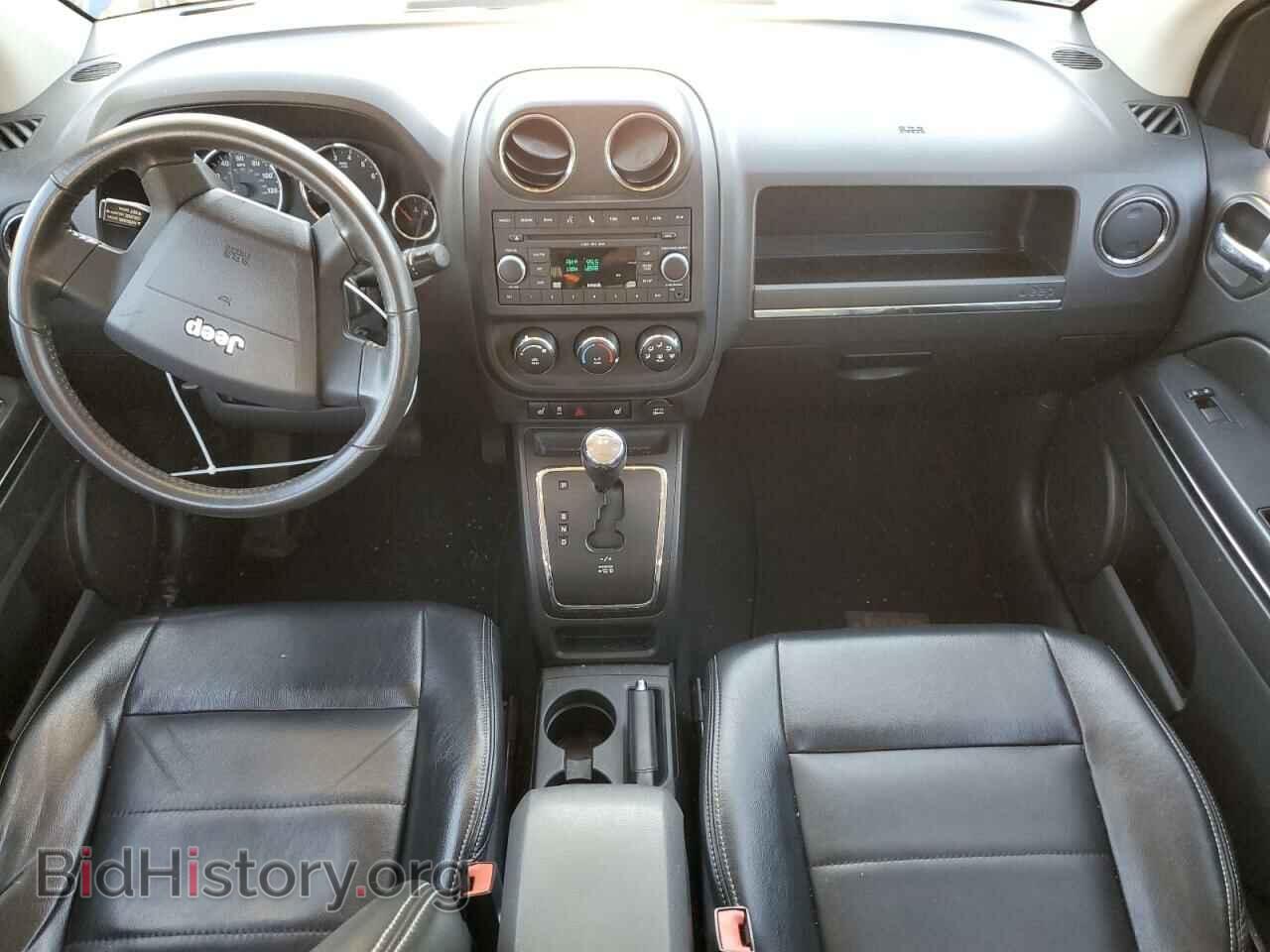2010 JEEP COMPASS - VIN: 1J4NF5FB4AD560084 - Photo 8