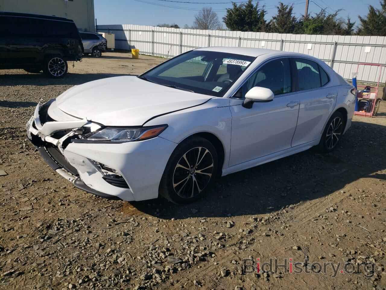 Photo 4T1B11HK1JU130456 - TOYOTA CAMRY 2018